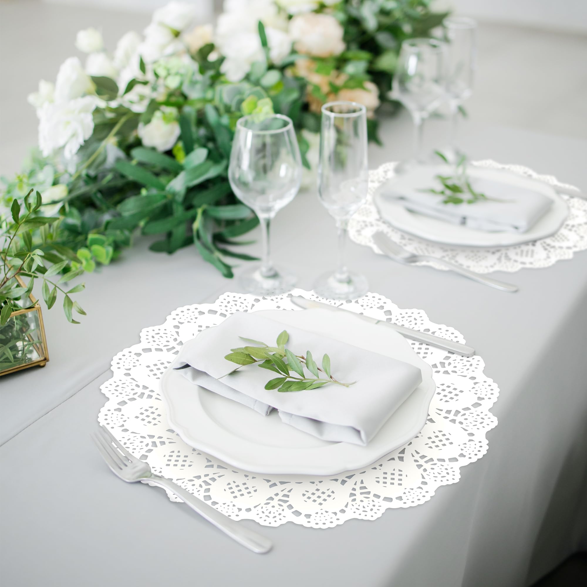 MCEAST 100-Pack 13.5 Inch Round White Lace Paper Doilies - Rustic Scalloped Disposable Table Placemats for Wedding, Party, Cake Decorations & Crafts - Elegant Tableware Decor for Desserts, Tea Parties & Home Decor