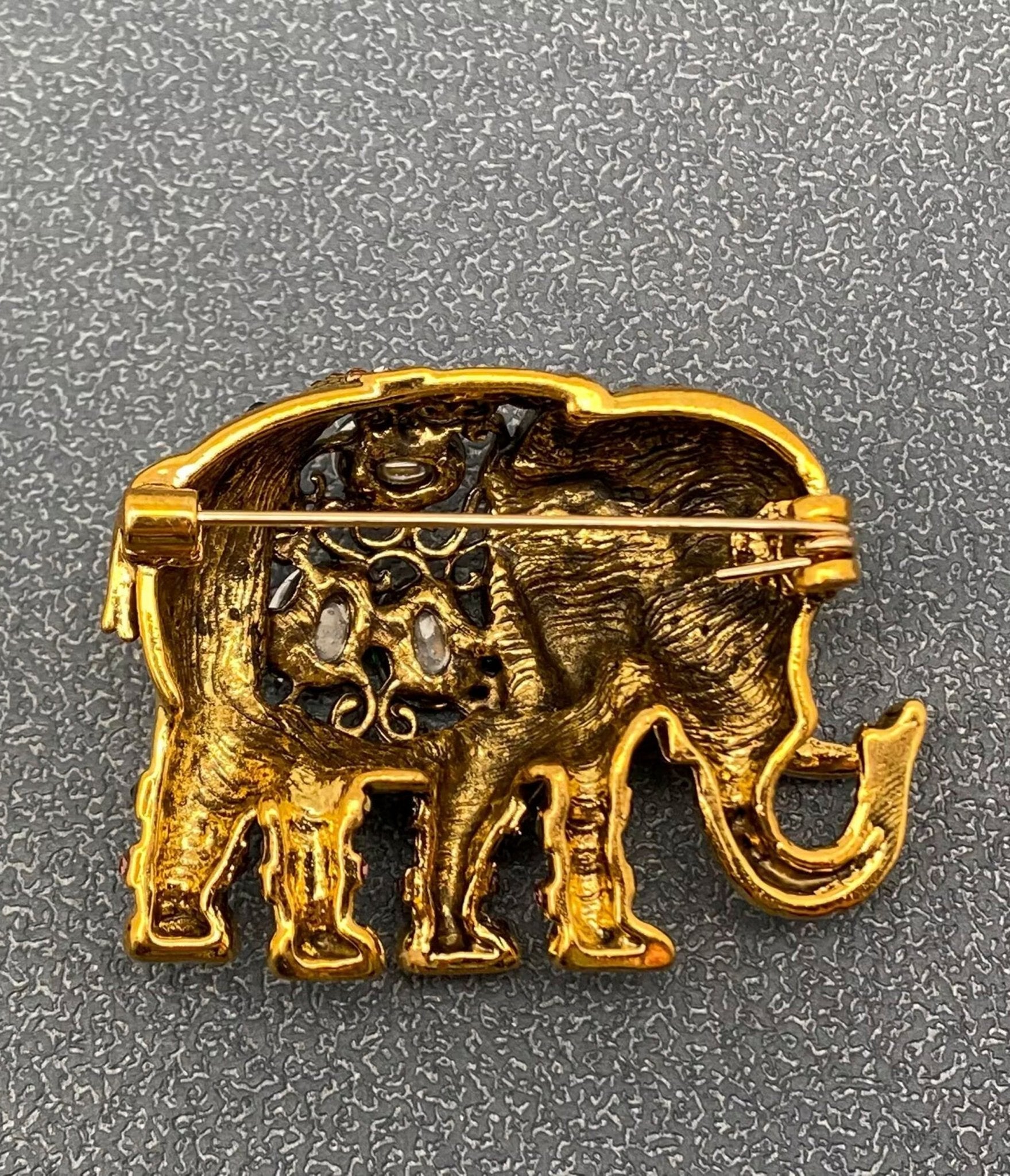 Elegant Gold & Green Thai Elephant Brooch Pin - Handmade Jewelry for Women, Gift for Elephant Lovers, Perfect for Weddings, Parties & Special Occasions