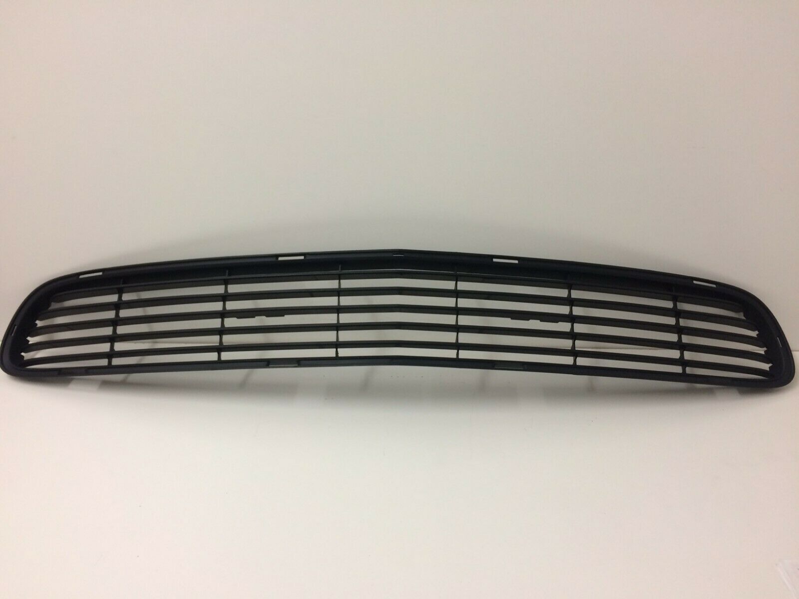 Genuine GTO Pontiac 2004-2006 Front Lower Grille Replacement Part #92120214 - Perfect for Car Restoration & Performance Upgrades