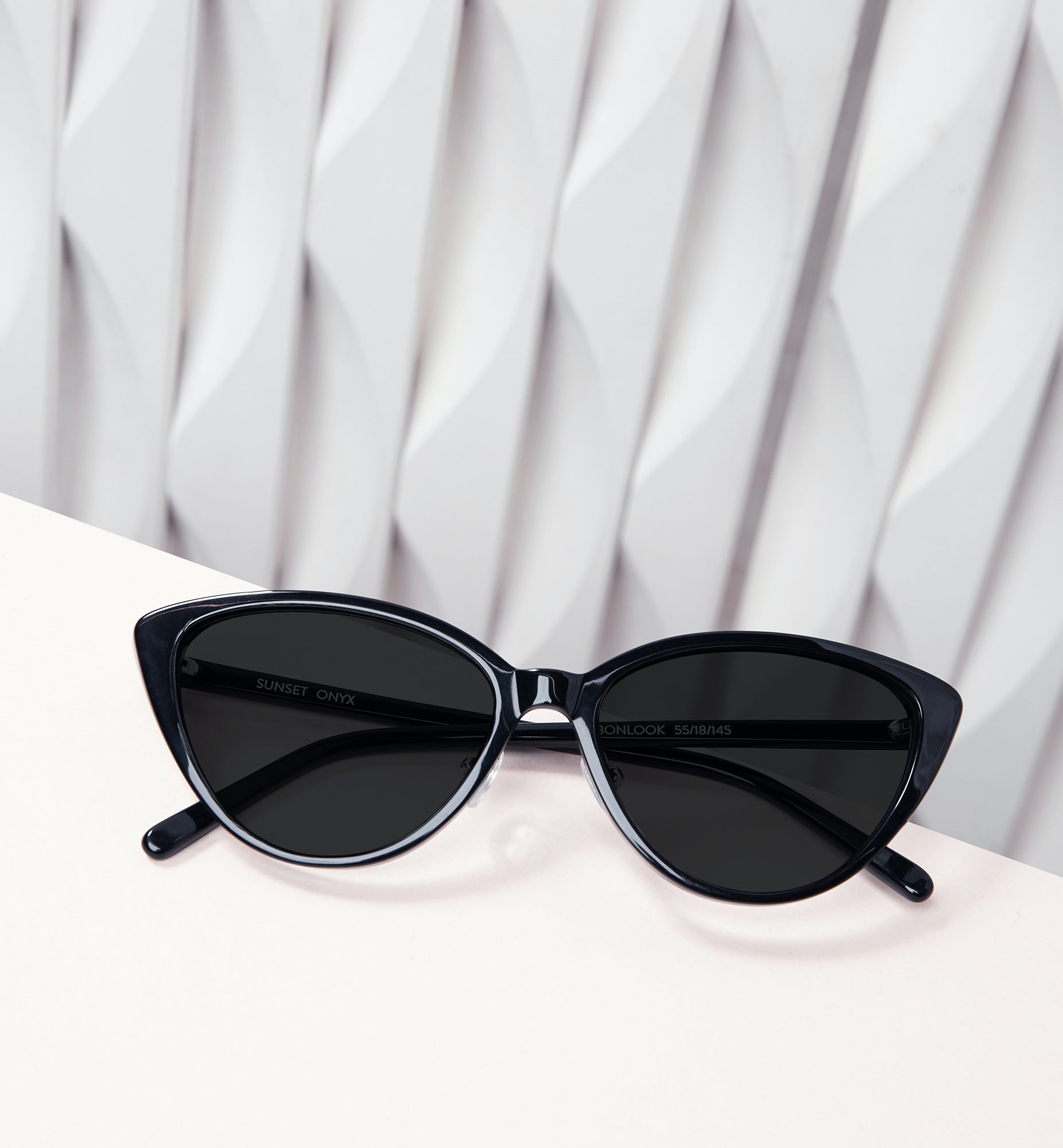 Stylish Polarized Sunset Sunglasses for Women & Men - UV Protection, Fashionable Shades for Beach, Driving & Outdoor Activities