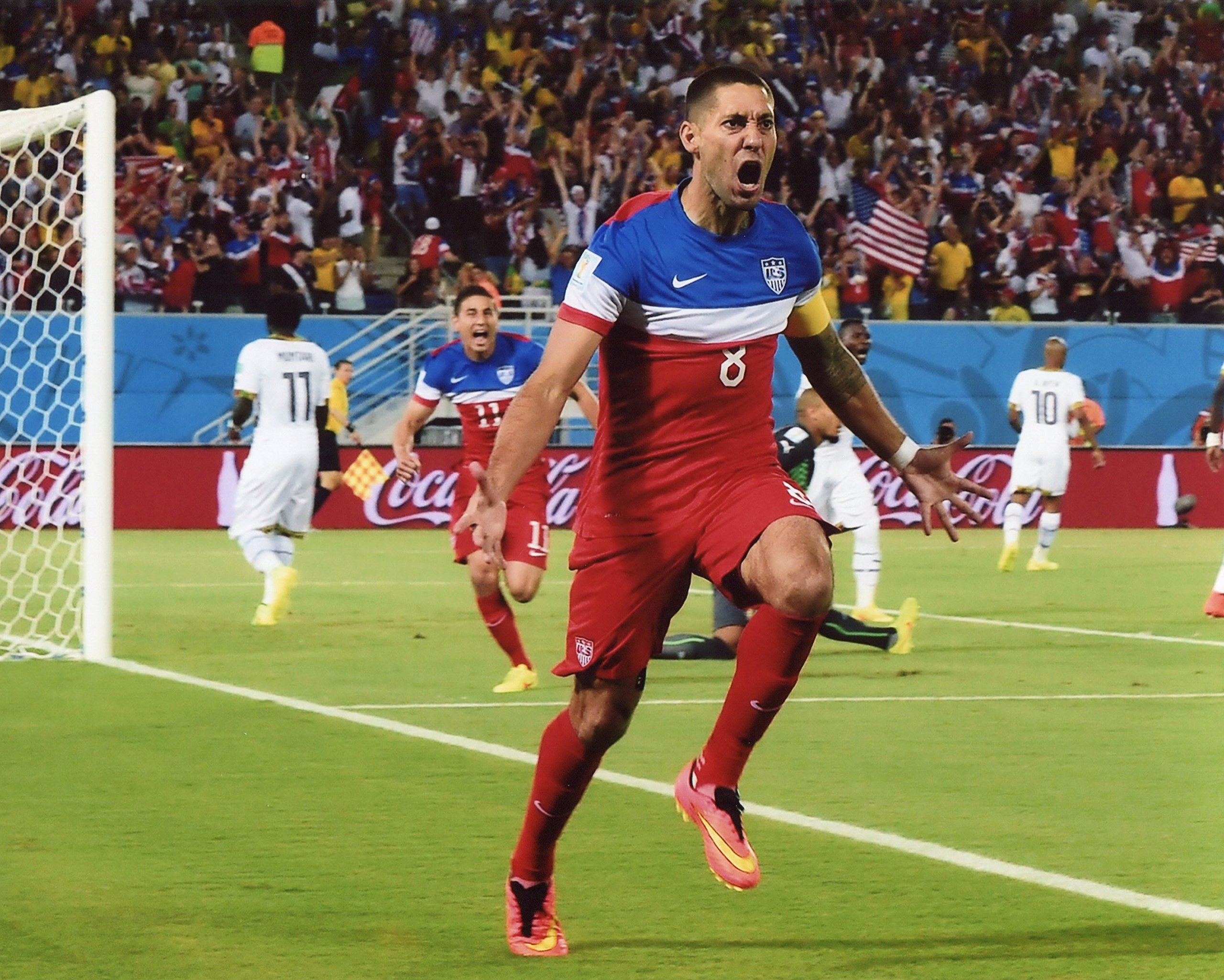 CLINT DEMPSEY USA National Soccer Team 8x10 Sports Action Photo - Perfect for Soccer Fans, Collectors, and Home/Office Decor