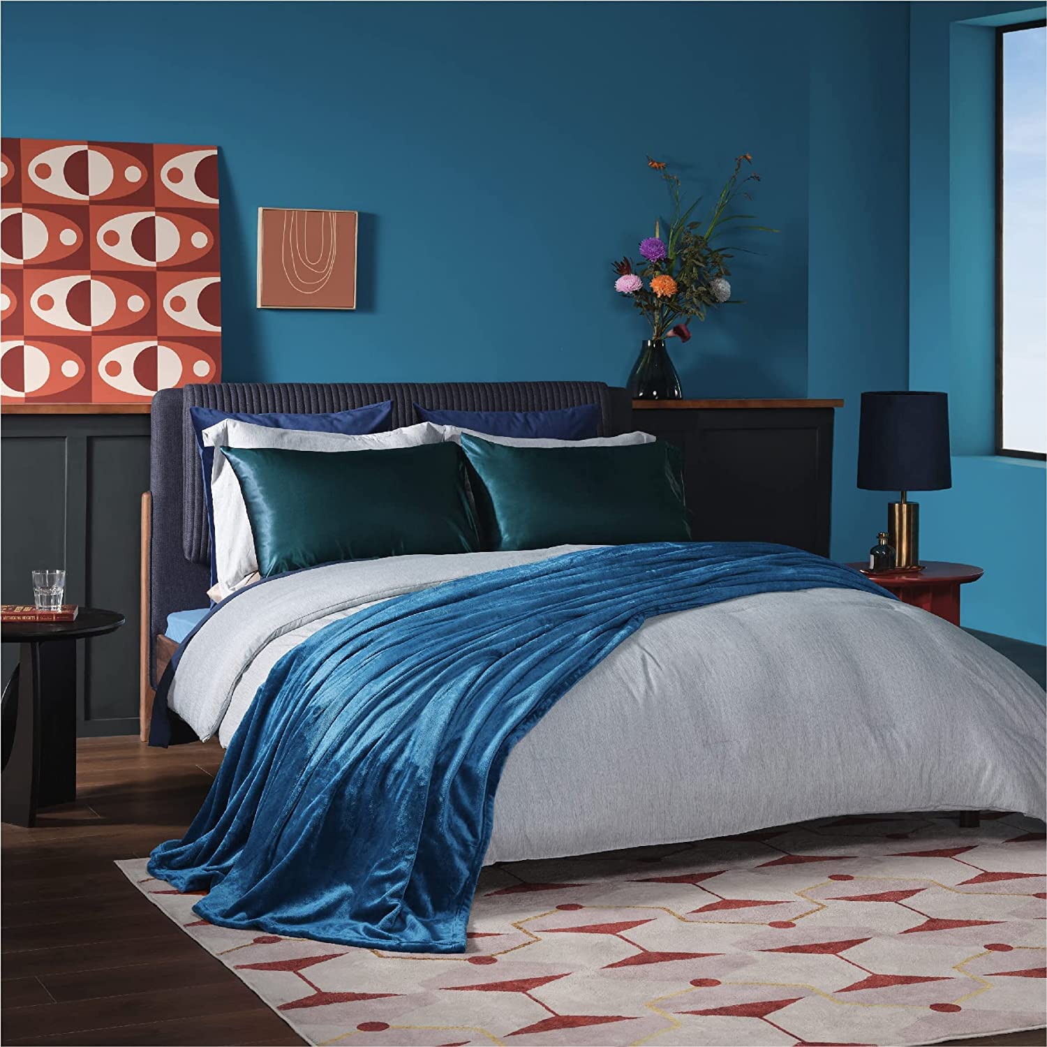 Premium Lightweight All-Season Queen Comforter - 88x88 Inches Reversible Down Alternative Duvet Insert - Breathable Summer Quilted Bedding in Mediterranean Blue - Perfect for Guest Rooms, Master Bedrooms & Cozy Nights