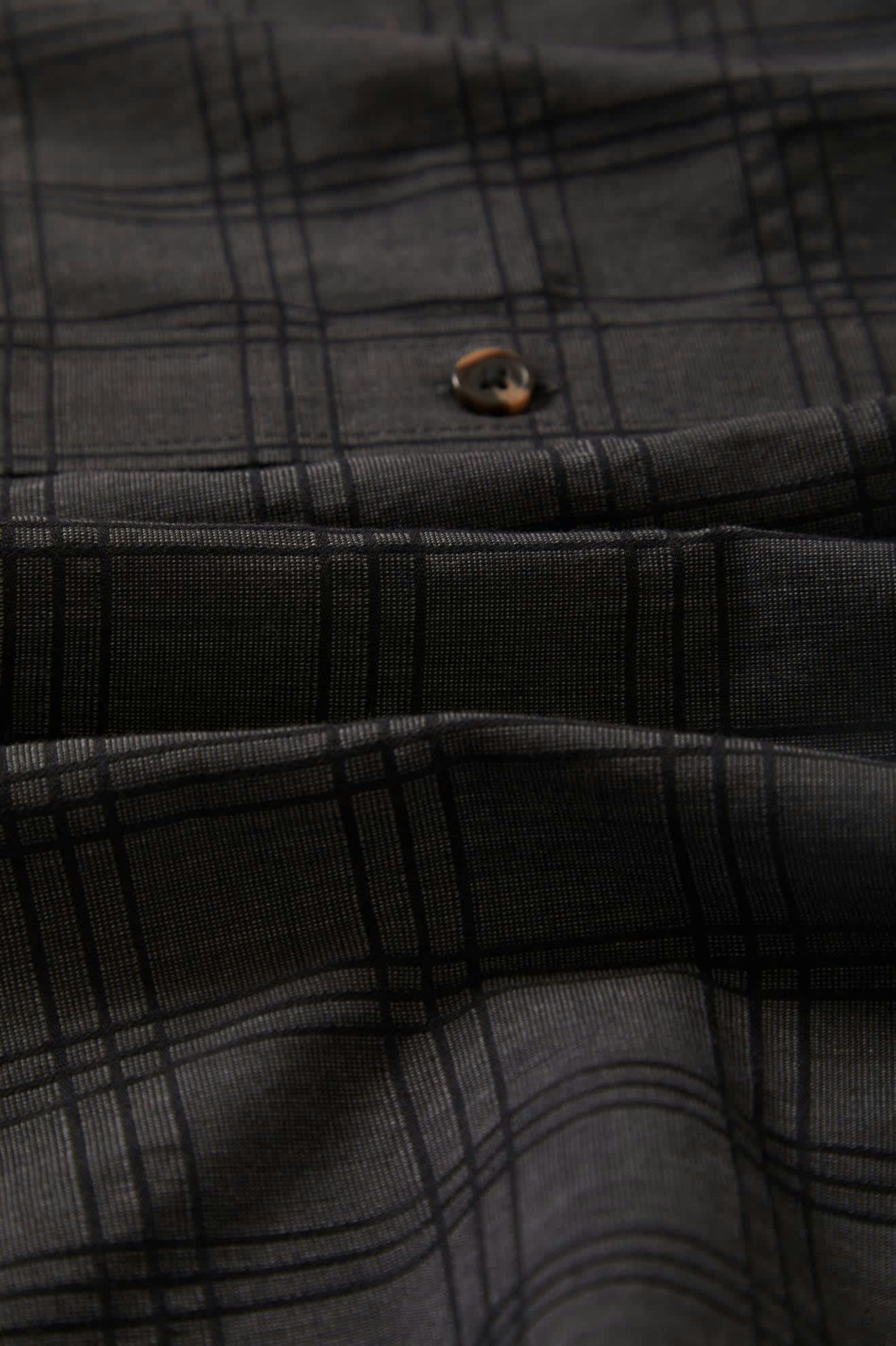 CRU Oxford Plaid Relaxed Short Sleeve Shirt for Men - Charcoal/Black Checkered Pattern - Casual Wear, Office & Outdoor Activities