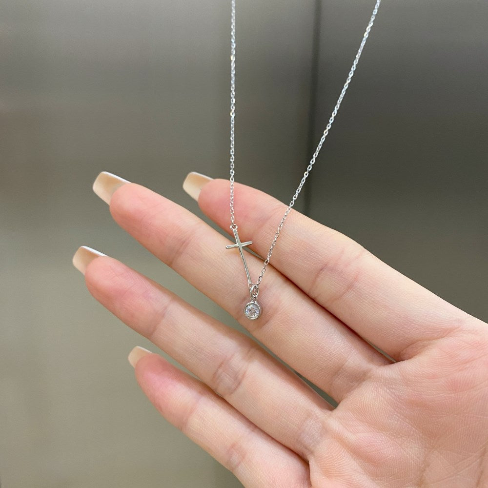 Trendy Silver Cross Chain Necklace for Women - Stainless Steel Religious Jewelry Gift for Christmas, Baptism & Everyday Wear | DY0358