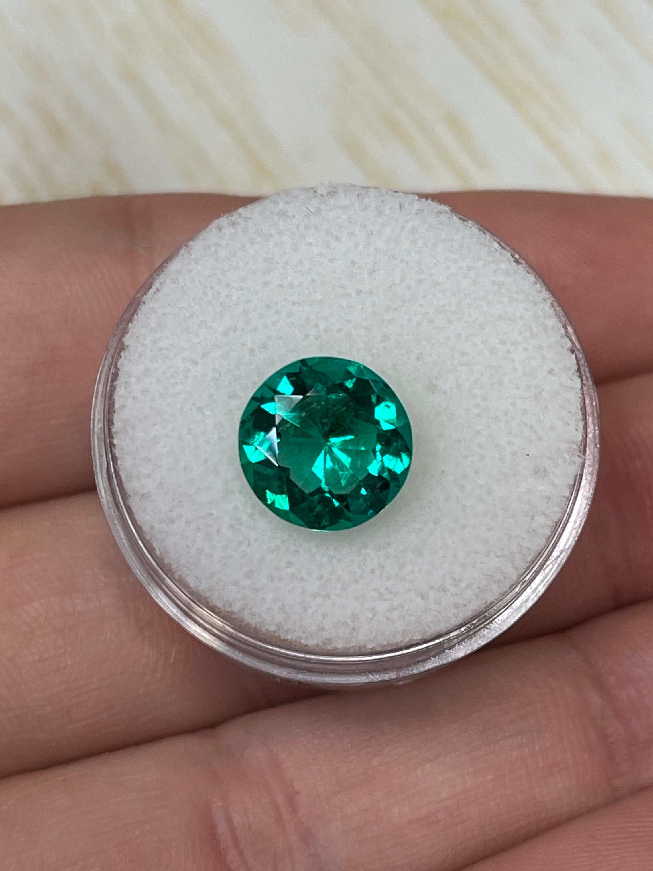 2.71 Carat 10x10mm AAA+ Colombian Emerald - Natural Round Loose Gemstone with Minor Oil Treatment | Perfect for Engagement Rings, Jewelry Making & Collector's Items