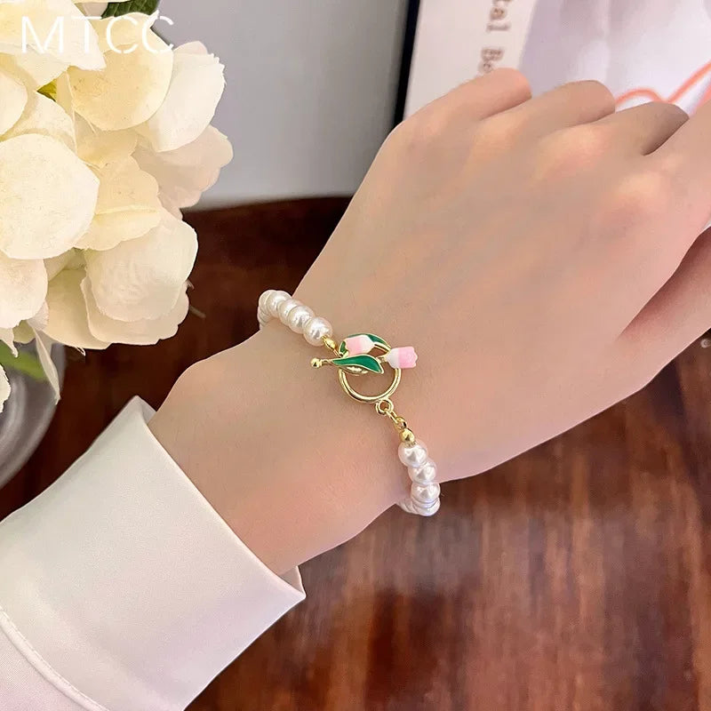 white bead