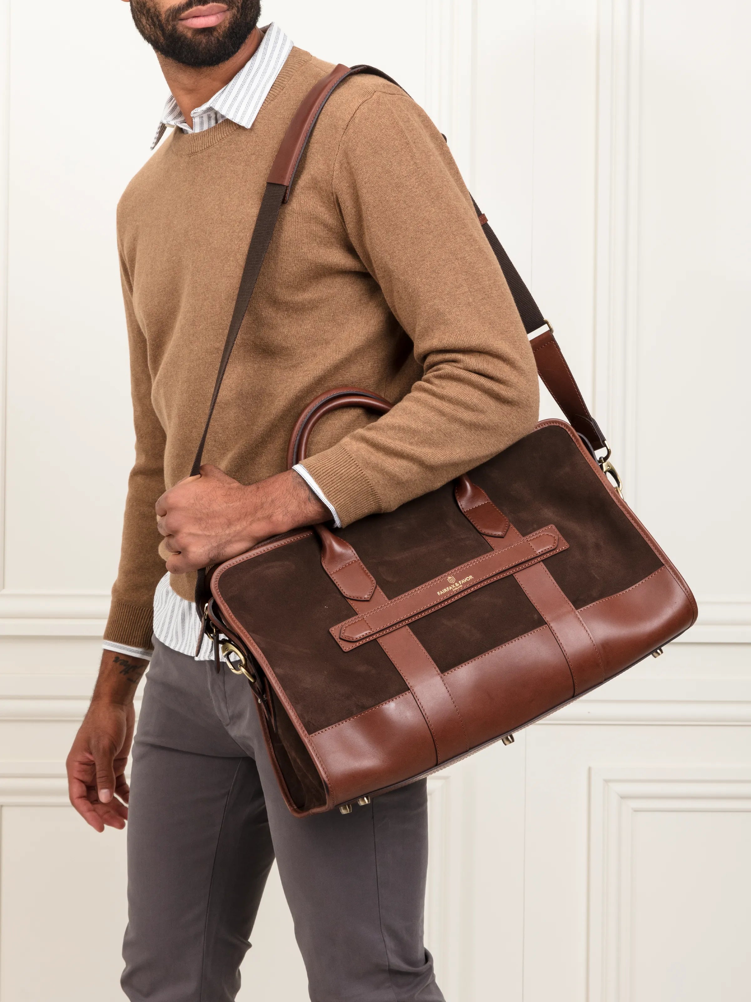 Hampstead Premium Leather Holdall Travel Bag in Chocolate Brown - Perfect for Business Trips, Gym, and Weekend Getaways