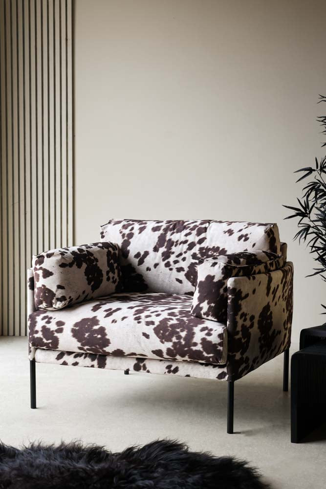 Luxury Cowhide Patterned Armchair - Modern Faux Leather Accent Chair for Living Room, Office & Lounge - Stylish Home Decor & Comfortable Seating