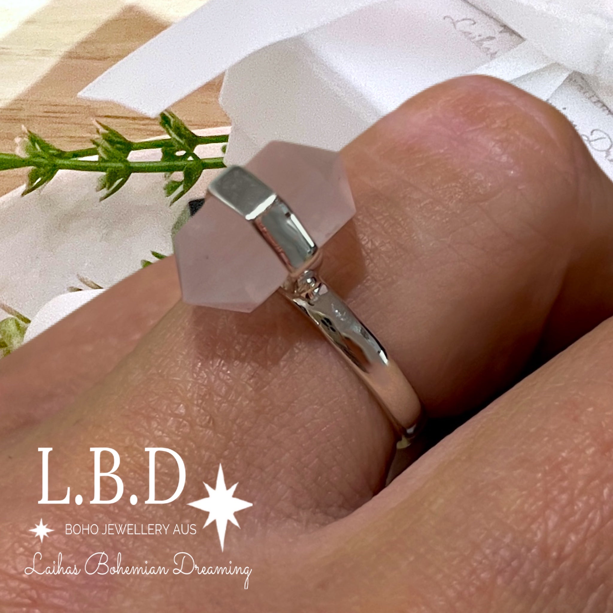 Laihas Crystal Kindness Rose Quartz Ring for Women - Elegant Healing Stone Jewelry for Love & Positive Energy - Perfect for Gifts, Meditation & Everyday Wear