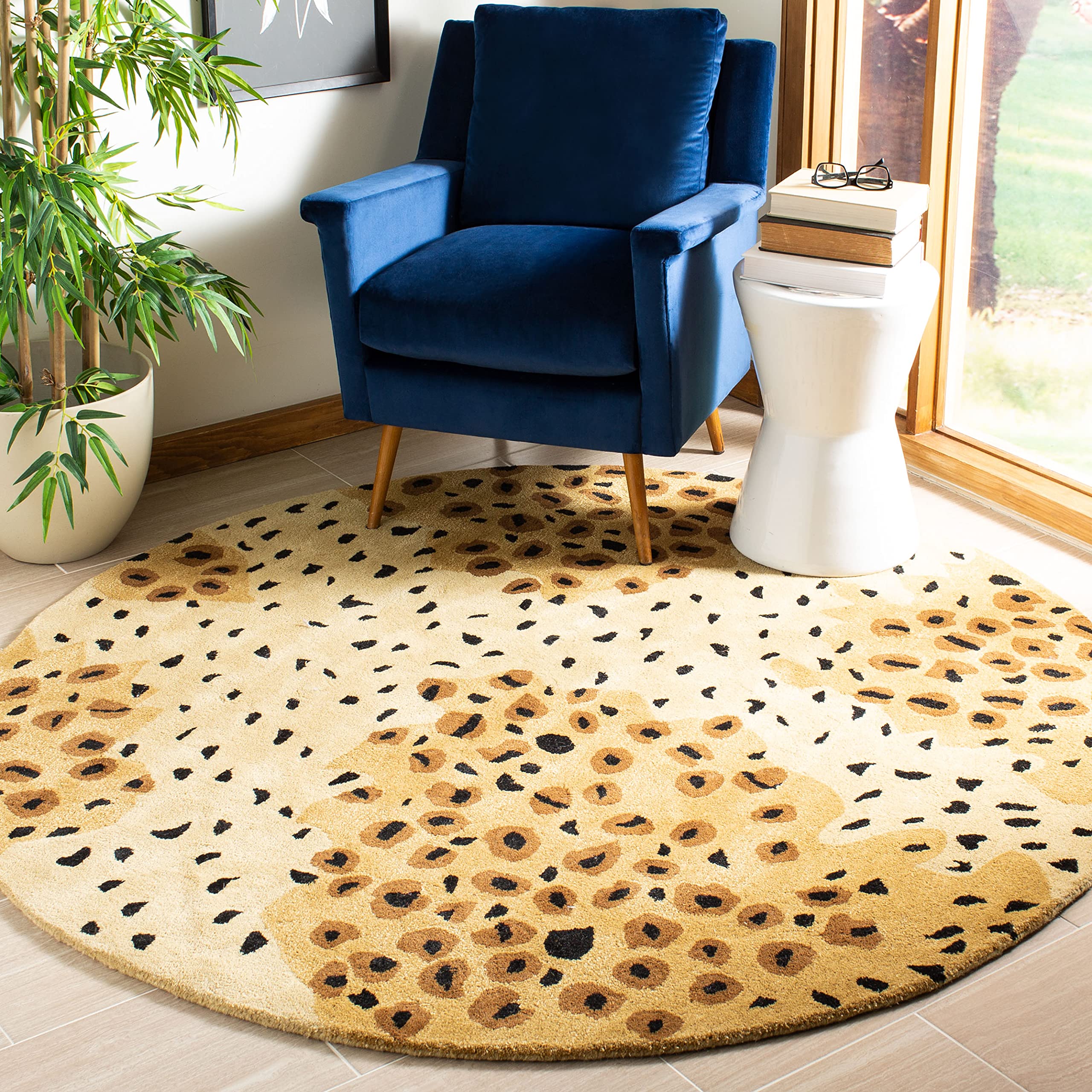 SAFAVIEH Soho Collection 6-Foot Round Gold & Black Area Rug - Handmade Premium Wool & Viscose (SOH715A) - Perfect for Living Room, Bedroom or Office Decor
