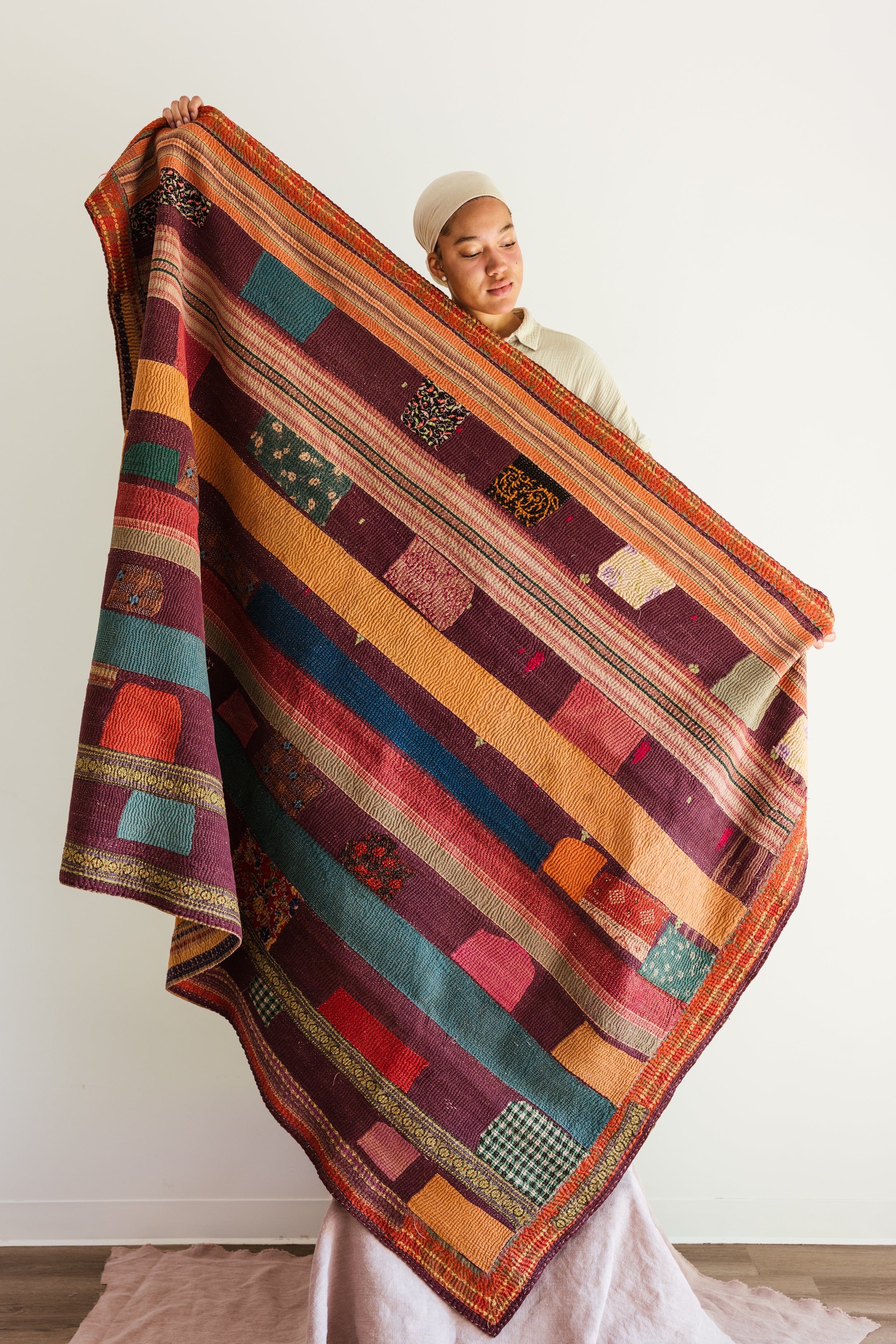 Aloka + BS Quilt #82 - Premium Handmade Patchwork Quilt for Bed, Sofa & Decor - Cozy Home & Gift Idea for Christmas, Wedding & Housewarming