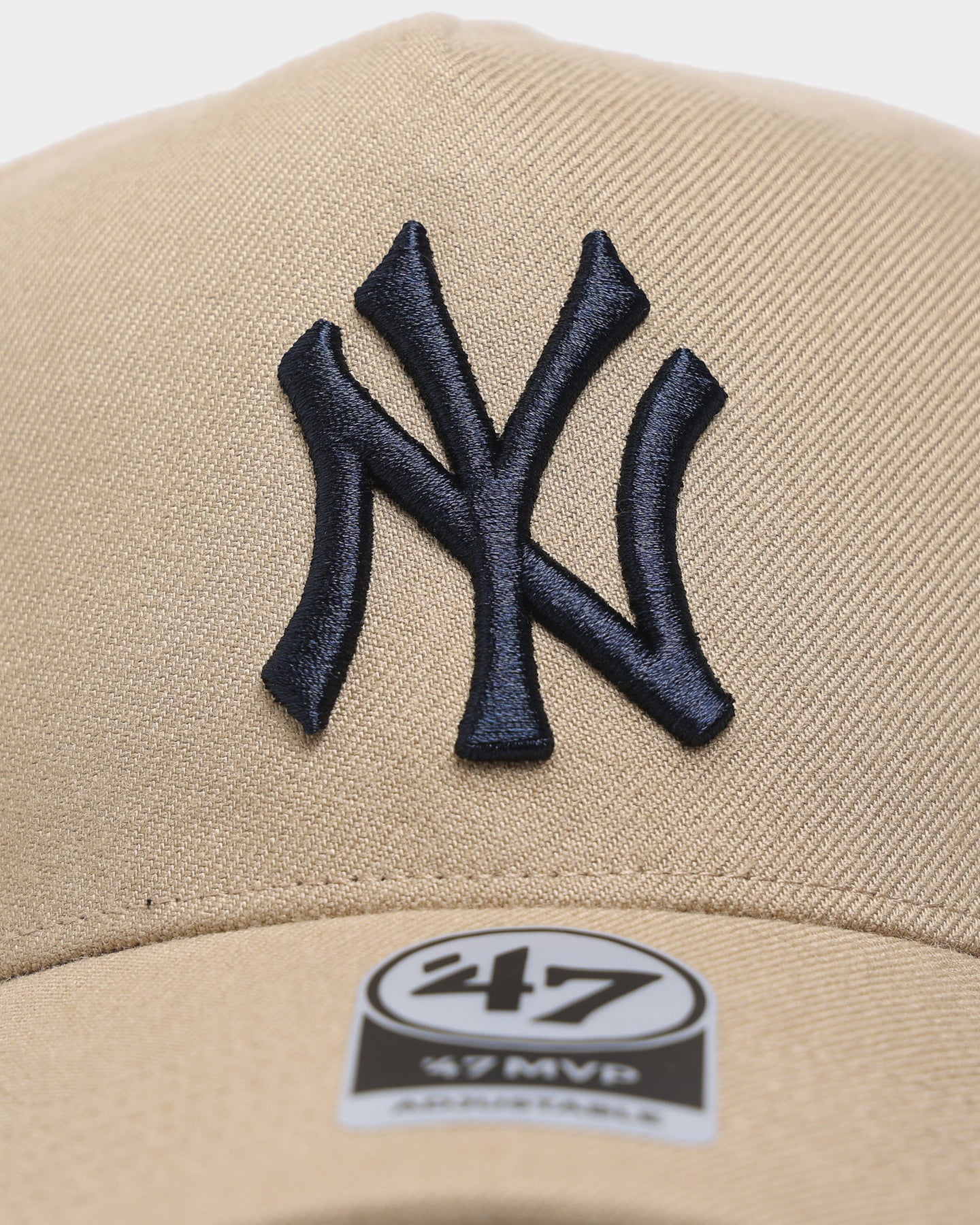 New York Yankees 'Khaki Team' MVP DT Snapback Hat - 47 Brand Official MLB Baseball Cap for Men & Women - Perfect for Games, Sports & Streetwear Fashion