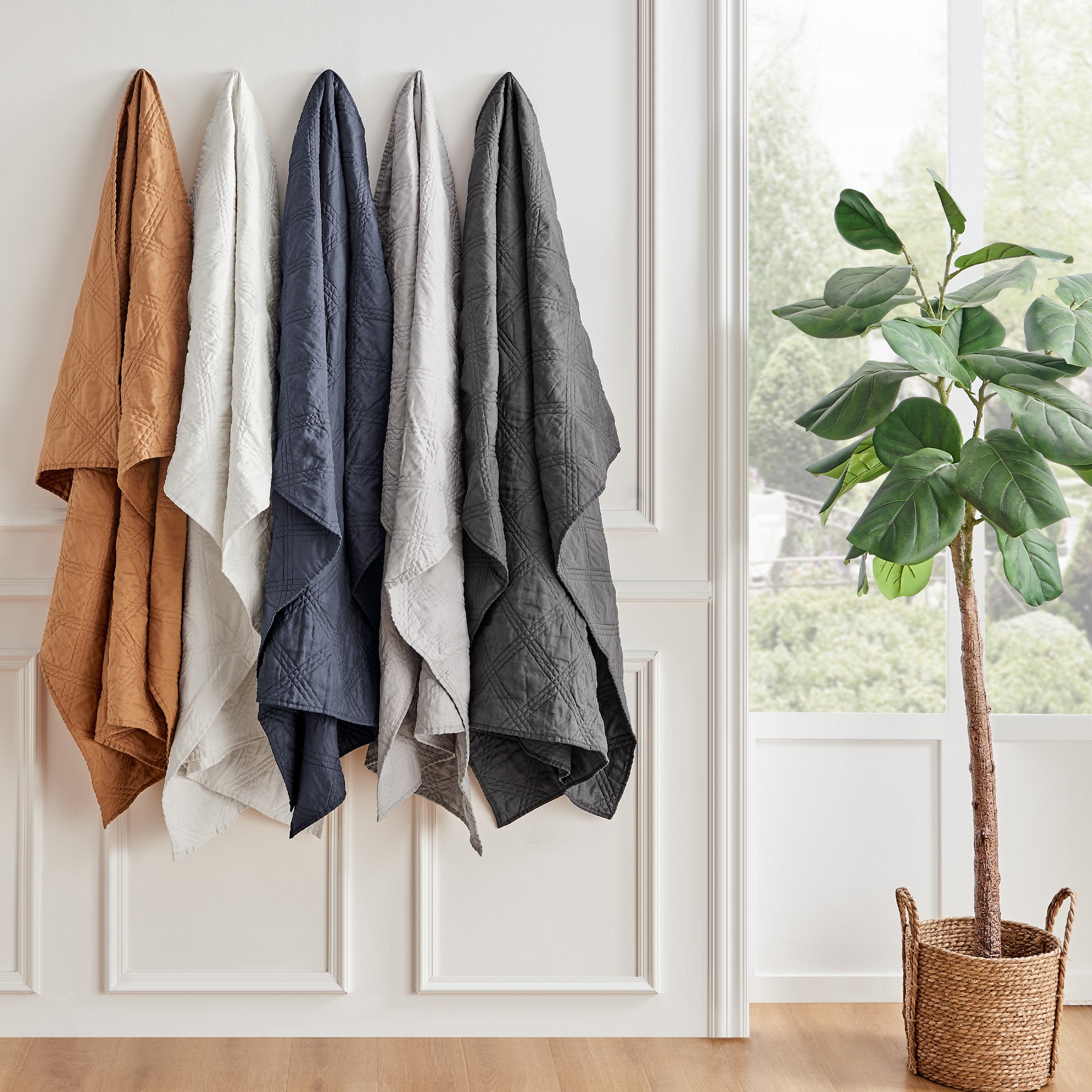 Soft Washed Linen Quilted Throw Blanket - Lightweight & Breathable for All Seasons - Perfect for Sofa, Bed, or Outdoor Picnics