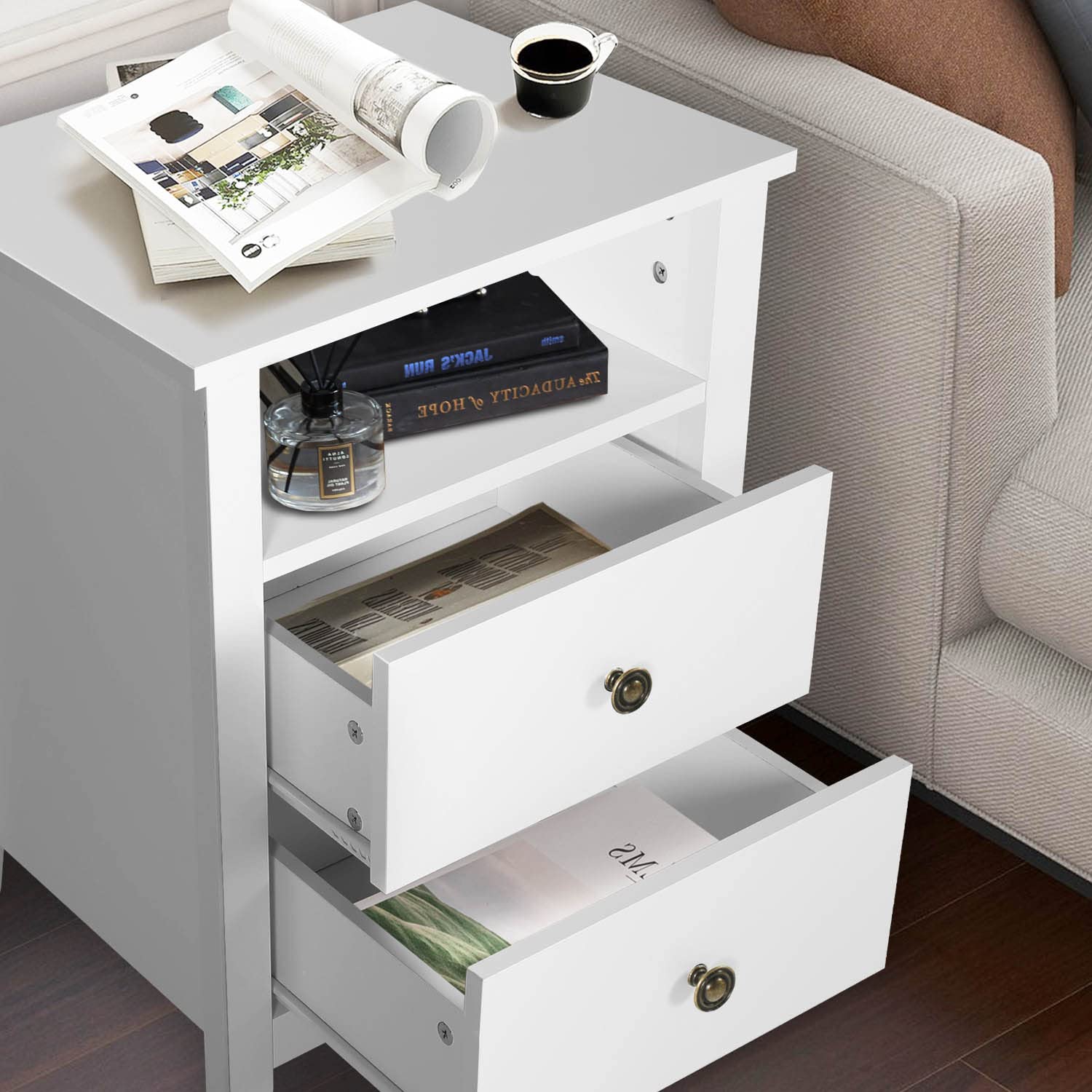 3-Piece Modern White Wooden Bedroom Set with 7-Drawer Dresser & 2-Drawer Nightstands - Perfect for Master Bedroom, Guest Room & Apartment Decor