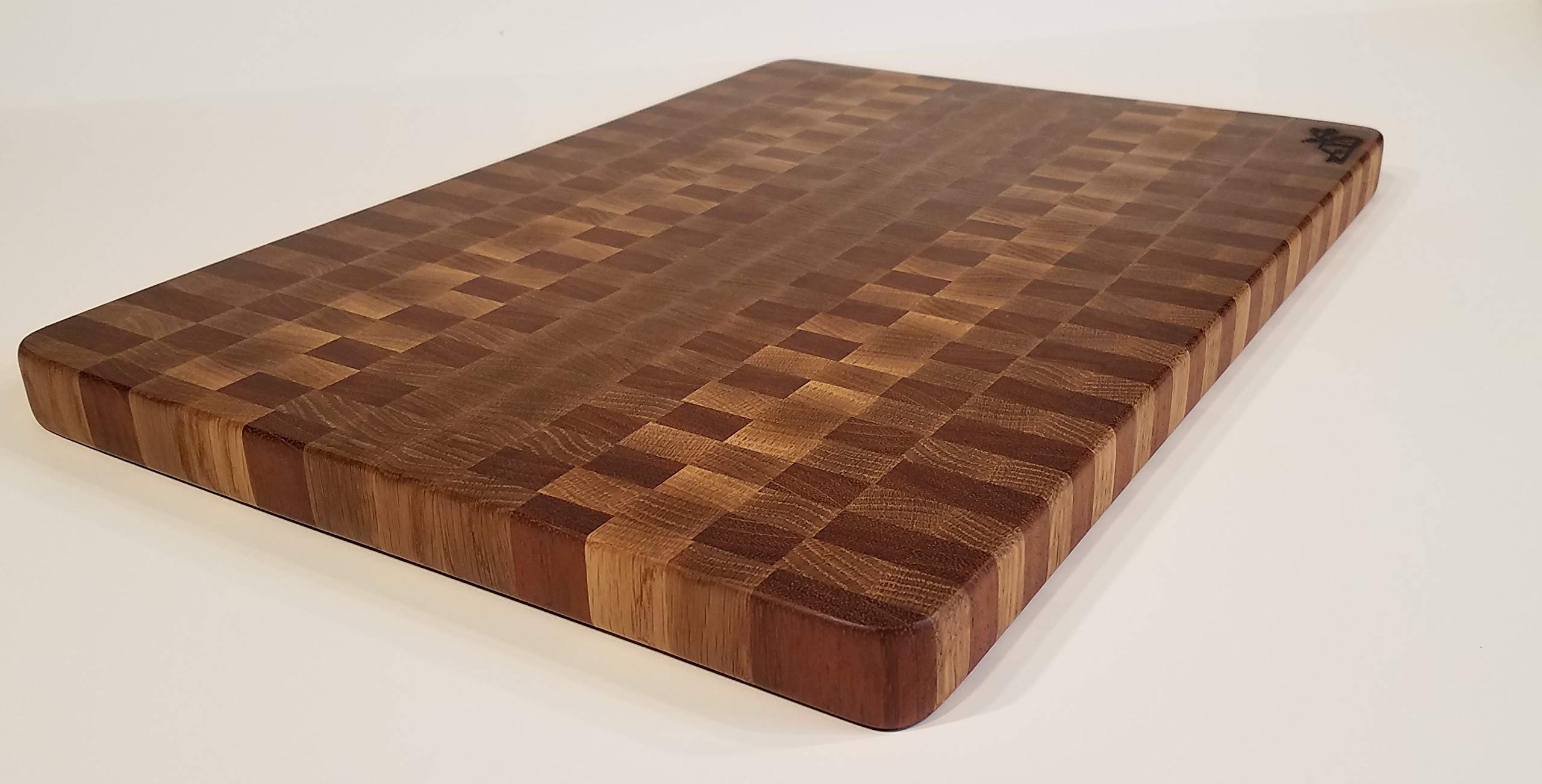 Premium End Grain Cutting Board - Durable Wooden Chopping Block for Kitchen - Perfect for Meat, Vegetables, and Bread Preparation - Ideal for Home Chefs and Professional Kitchens