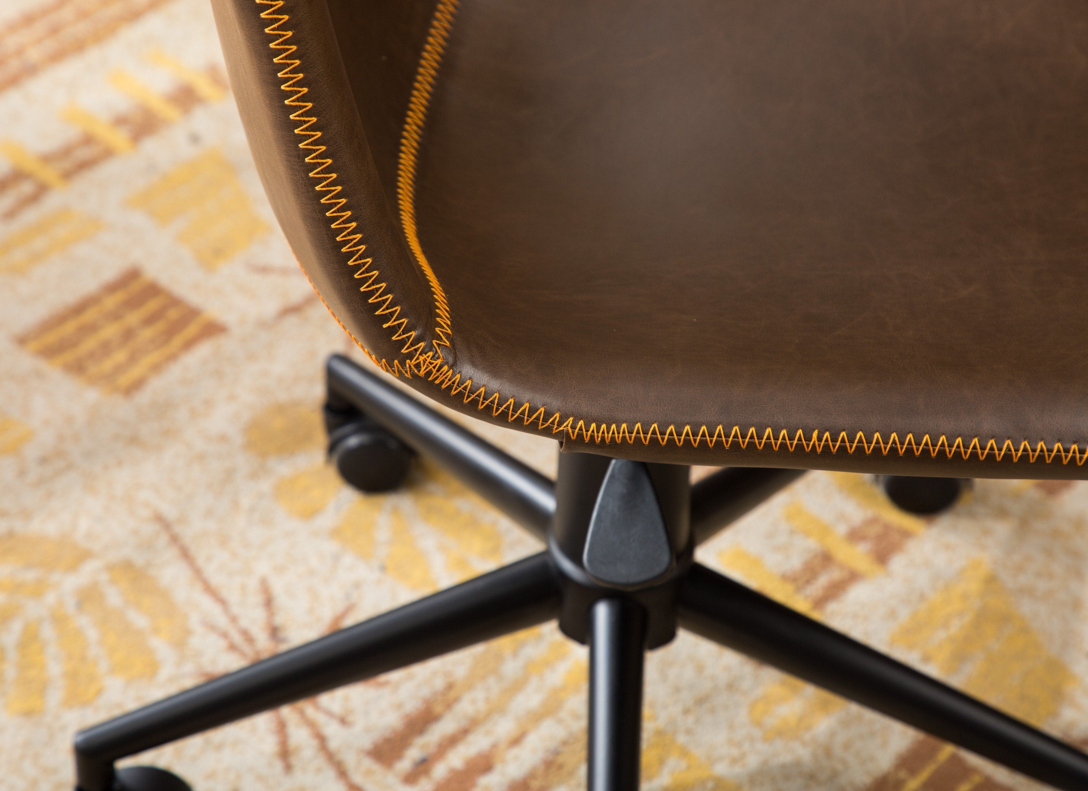 Roundhill Furniture Cesena 360 Swivel Office Chair - Adjustable Height PU Leather Executive Desk Chair with Air Lift Technology for Home & Office Workspace