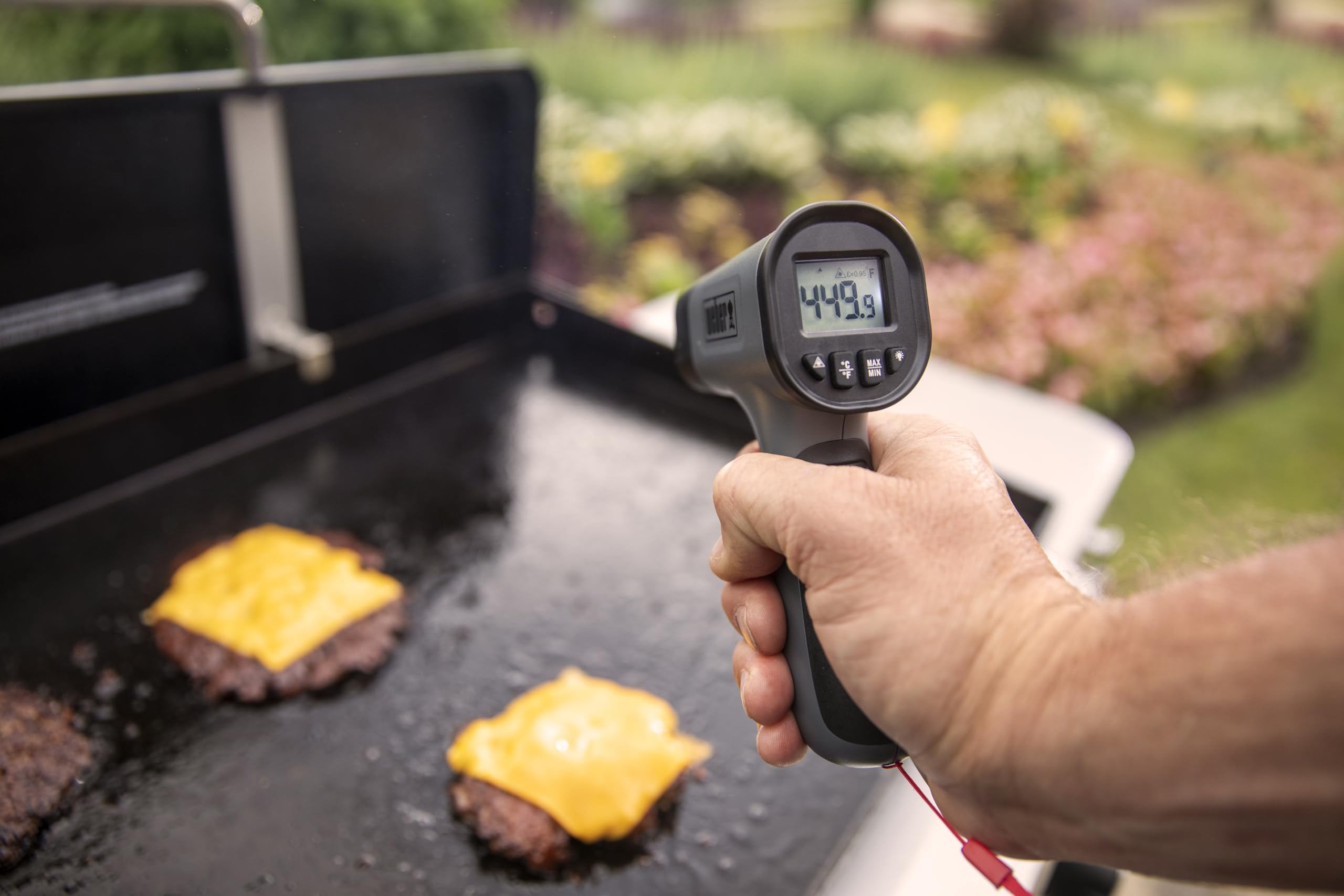 **Weber Griddle Infrared Thermometer – Wireless Digital Meat Thermometer for Grilling, BBQ, and Cooking – Black (Perfect for Steak, Chicken, and Outdoor Grilling)**