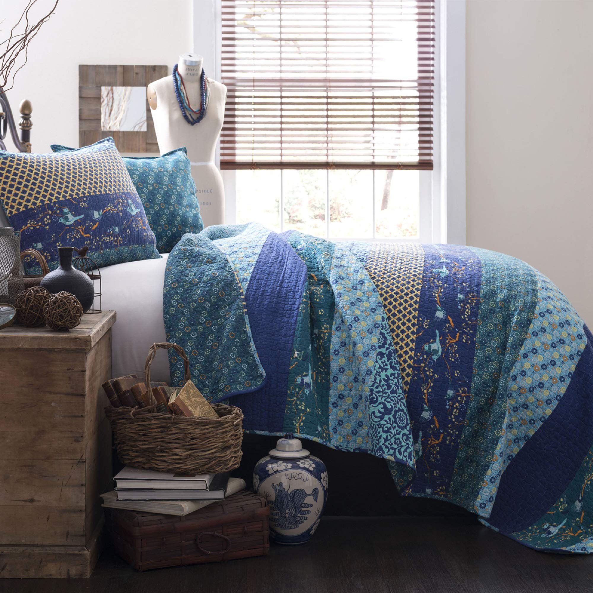 Lush Decor Royal Empire Reversible Cotton Quilt Set - 3 Piece Striped Bohemian Bedding Set with Bold Colorful Patterns - Soft Breathable Cotton - King Size (Peacock) - Perfect for Bohemian Bedroom Decor & Guest Room Styling