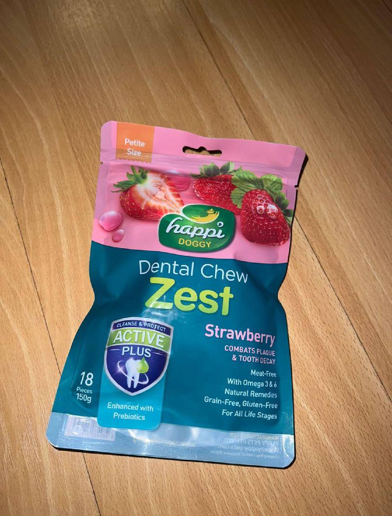 Happi Doggy Dental Chew Zest Petite Strawberry Flavor 150g - Natural Dog Teeth Cleaning Treats for Small Dogs, Freshens Breath & Reduces Plaque - Perfect for Daily Oral Care & Training Rewards