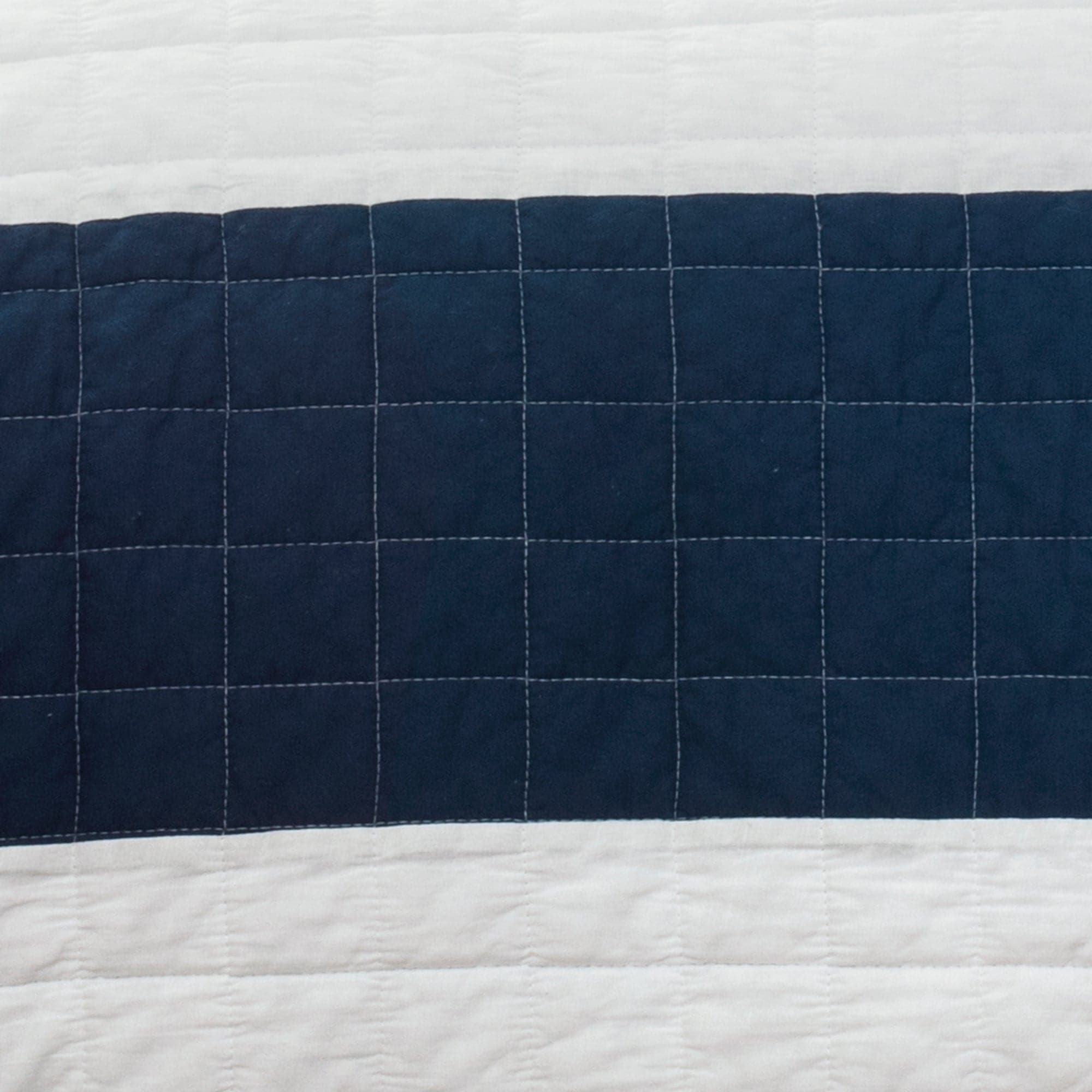 Premium 3-Piece Stripe Quilt Set - Soft Bedding Comforter with Matching Pillow Shams - Perfect for Master Bedroom, Guest Room & Cozy Home Decor