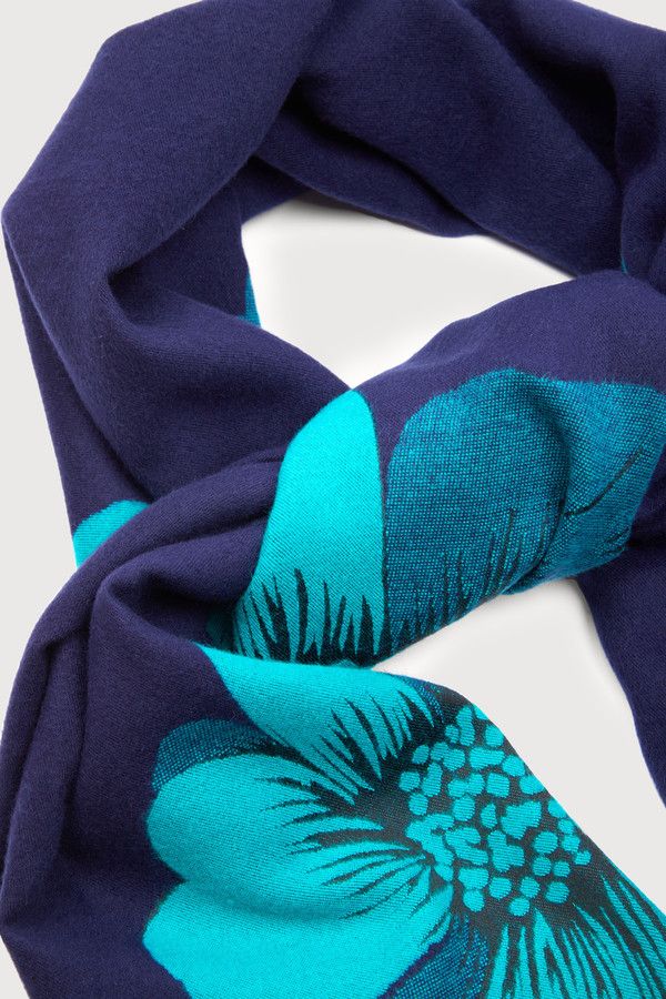 Elegant Fresh Floral Reversible Scarf for Women - Lightweight Fashion Accessory for Spring & Summer Outfits, Office Wear, and Special Occasions