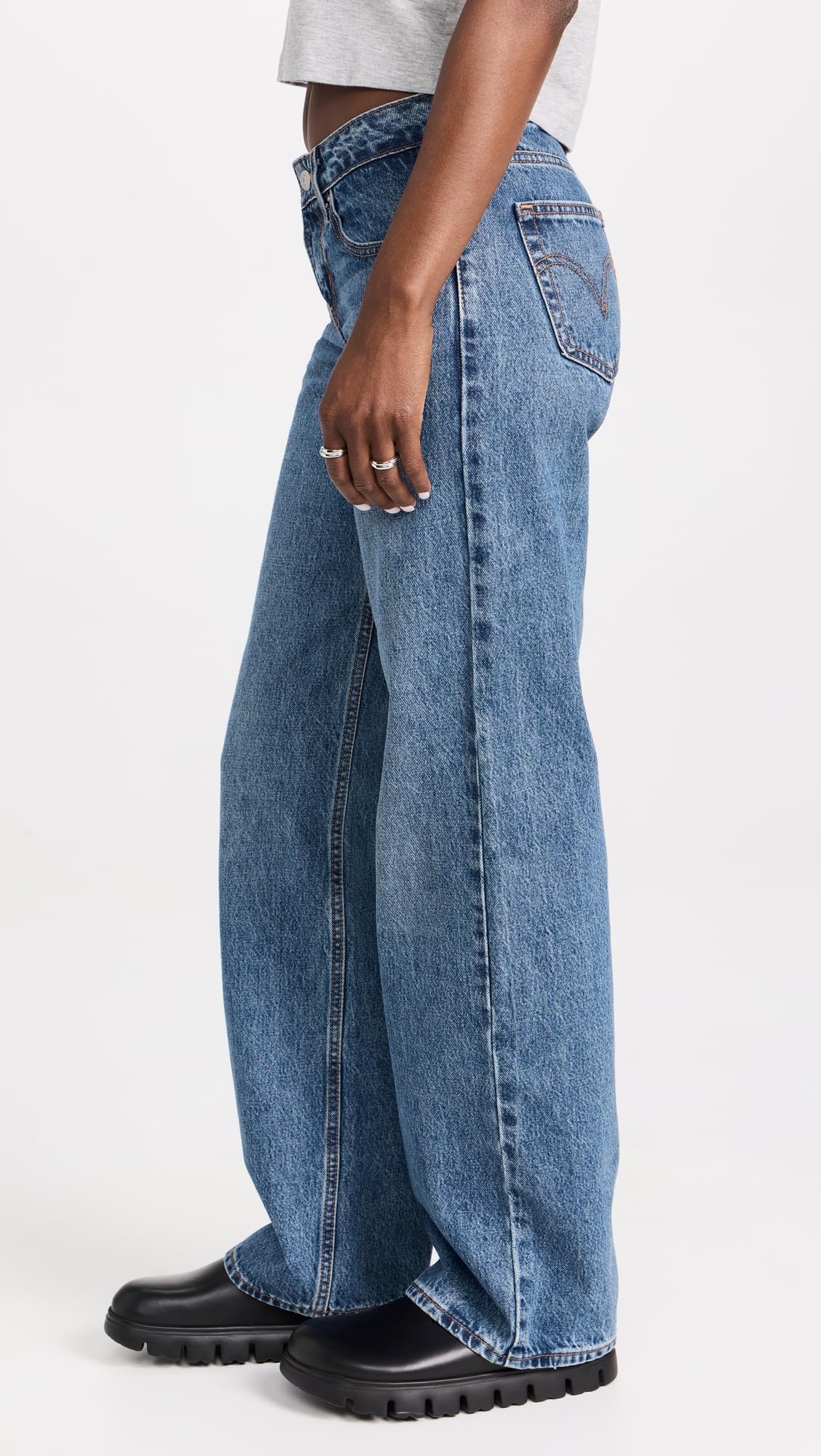 Levi's Women's Low Loose Fit Jeans - Comfortable & Stylish Denim Pants for Casual Wear, Outings & Everyday Fashion