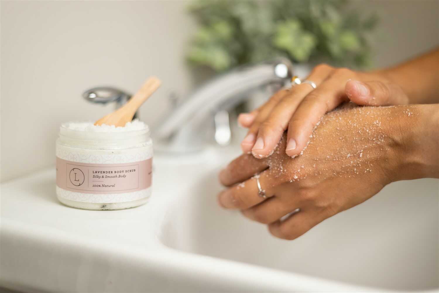 Organic Lavender Body Scrub with Sea Salt - Exfoliating & Moisturizing for Smooth Skin - Perfect for Spa Day & Self Care Routine