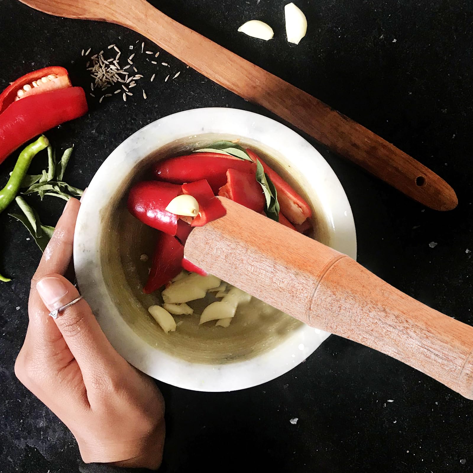 UPKOCH 6.8 Inch Wooden Cocktail Muddler - Premium Garlic Press & Spice Grinder Tool - Kitchen Barware for Ice Crushing, Fruit Mashing - Perfect for Mojitos, Old Fashioned & Home Cooking