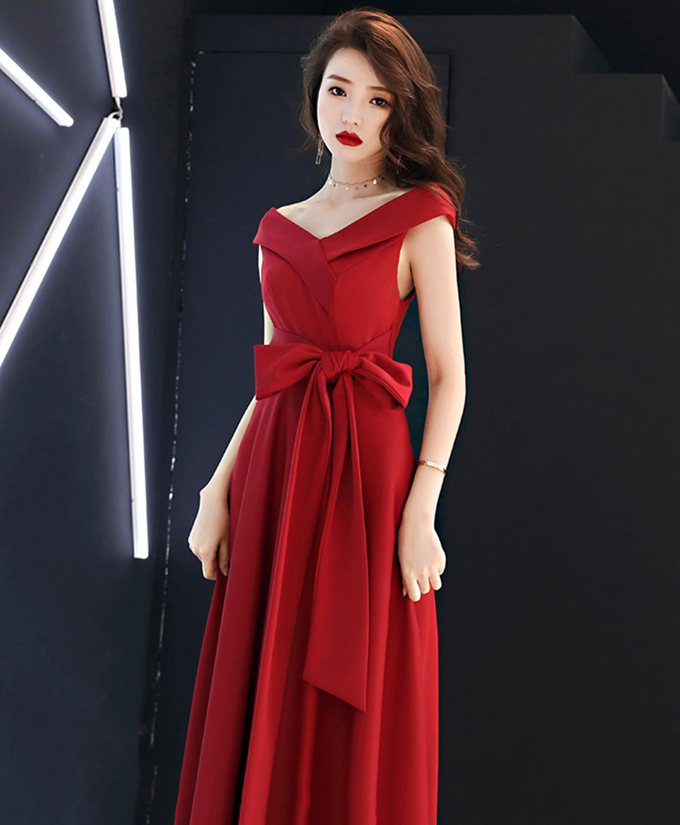 Elegant Red V-Neck Long Prom Dress for Women - Formal Evening Gown for Parties, Homecoming, and Special Occasions