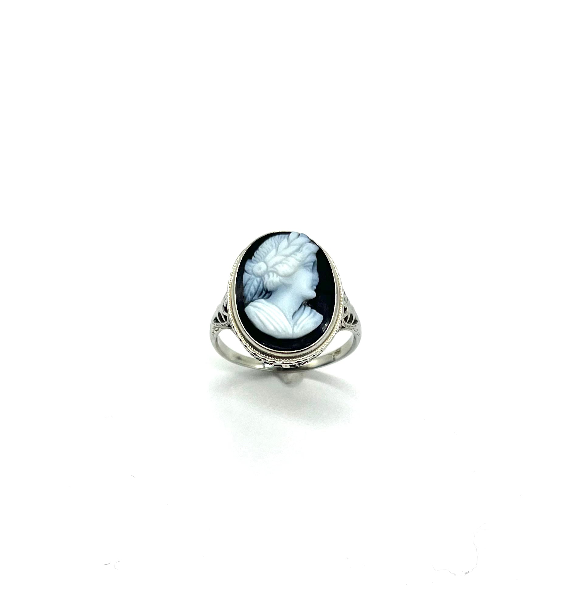 18K White Gold Black and White Cameo Ring - Vintage Elegant Jewelry for Women - Perfect for Weddings, Anniversaries & Special Occasions