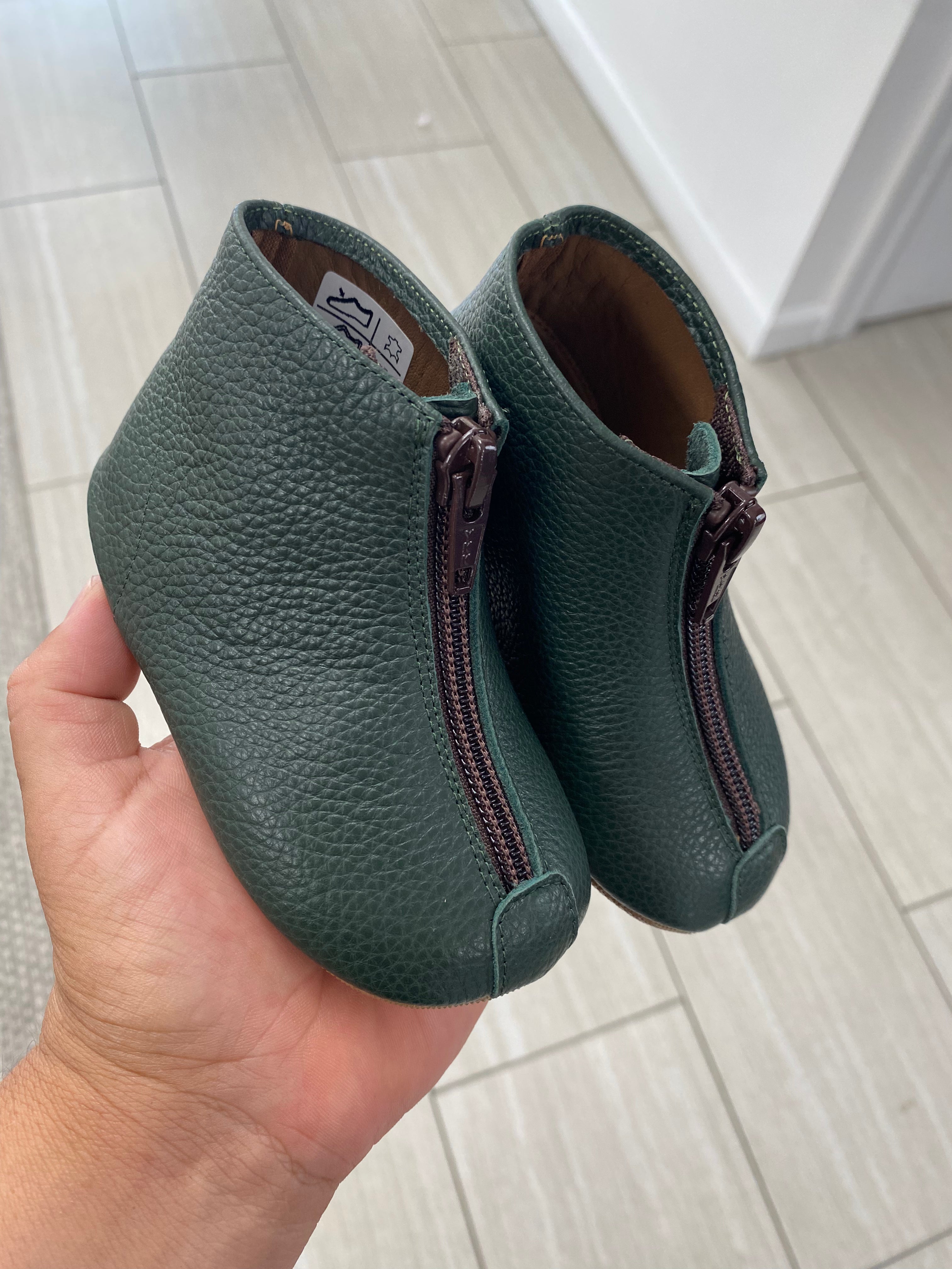 Pepe Hunter Zipper Baby Booties - Soft & Warm Winter Booties for Infants & Toddlers - Non-Slip Sole for Indoor & Outdoor Use - Perfect for Playtime, Walks & Cold Weather Adventures