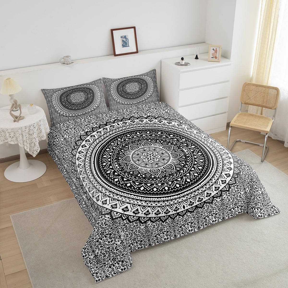 Bohemian Mandala Comforter Set Queen Size - Black & White Psychedelic Bedding for Kids, Boys & Adults - Lightweight Soft Indian Hippie Style with 2 Pillowcases - Perfect for Boho Chic Bedroom Decor & Teen Room Aesthetic