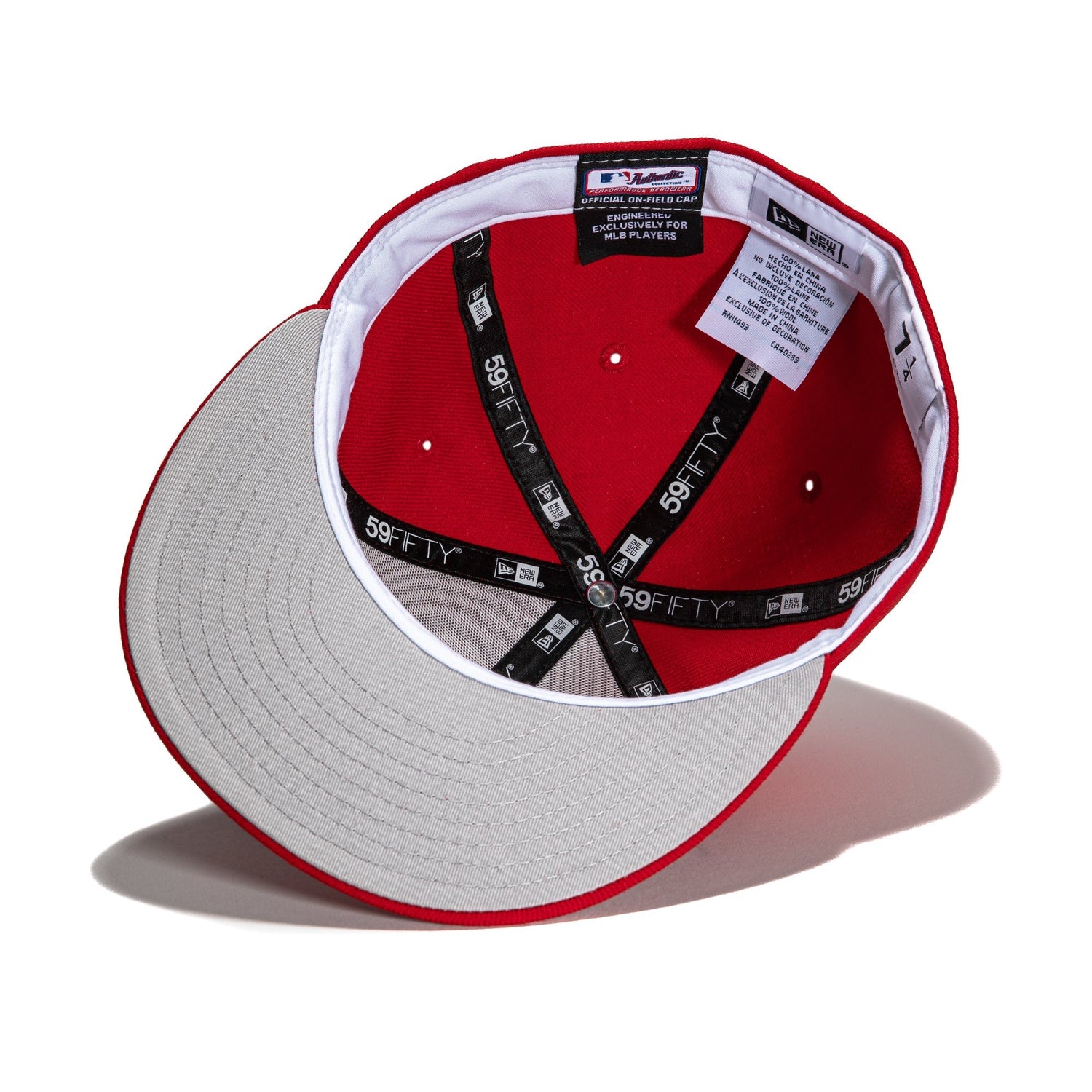New Era 59Fifty Retro On Field Philadelphia Phillies Baseball Cap - Adjustable Snapback Hat for Men & Women - Official MLB Licensed Red Baseball Hat for Sports Fans & Streetwear Fashion