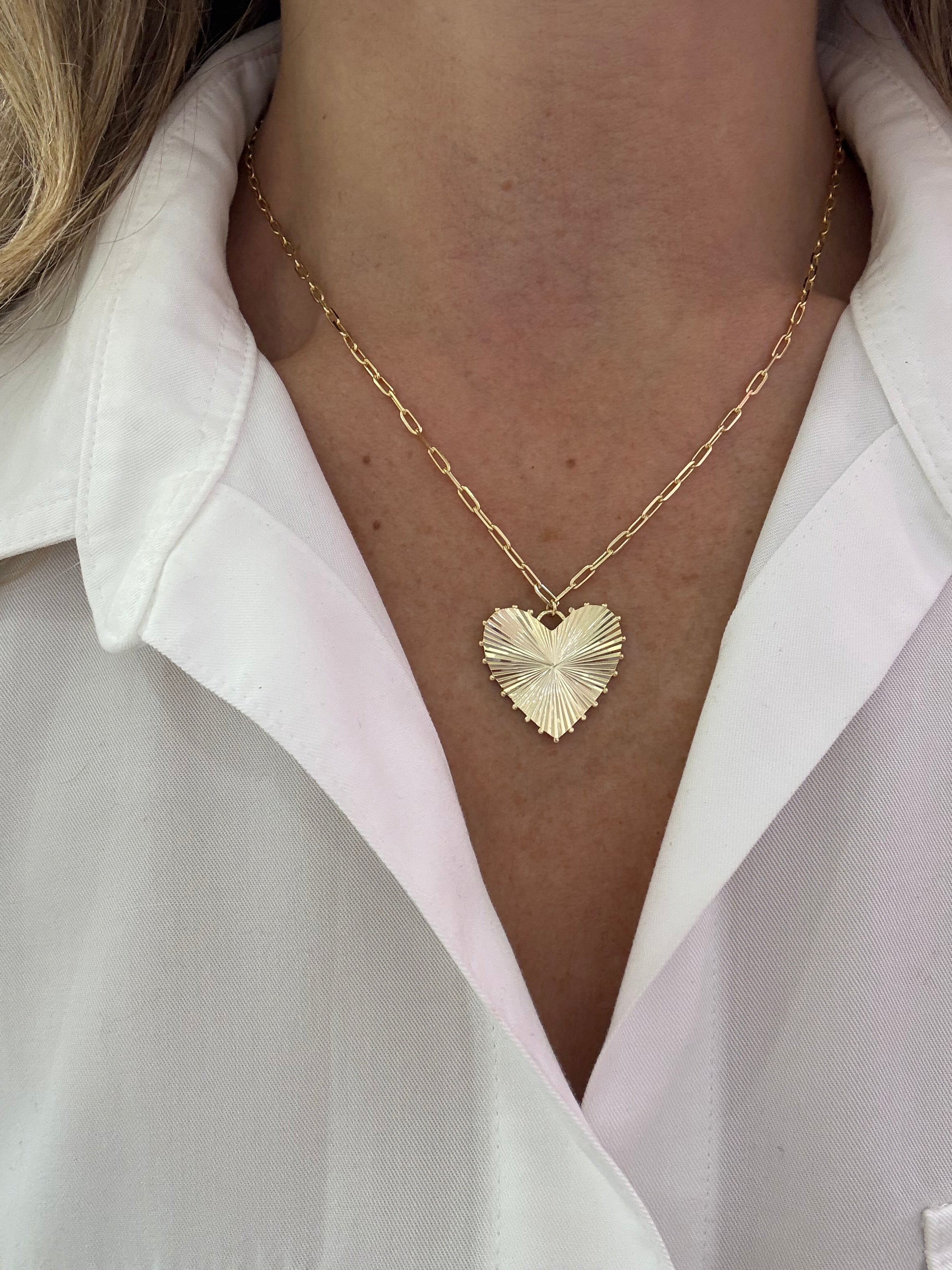 Fluted Heart Necklace - Elegant Gold/Silver Pendant for Women | Valentine's Day Gift, Anniversary Present, Romantic Jewelry | Perfect for Date Nights, Weddings & Special Occasions