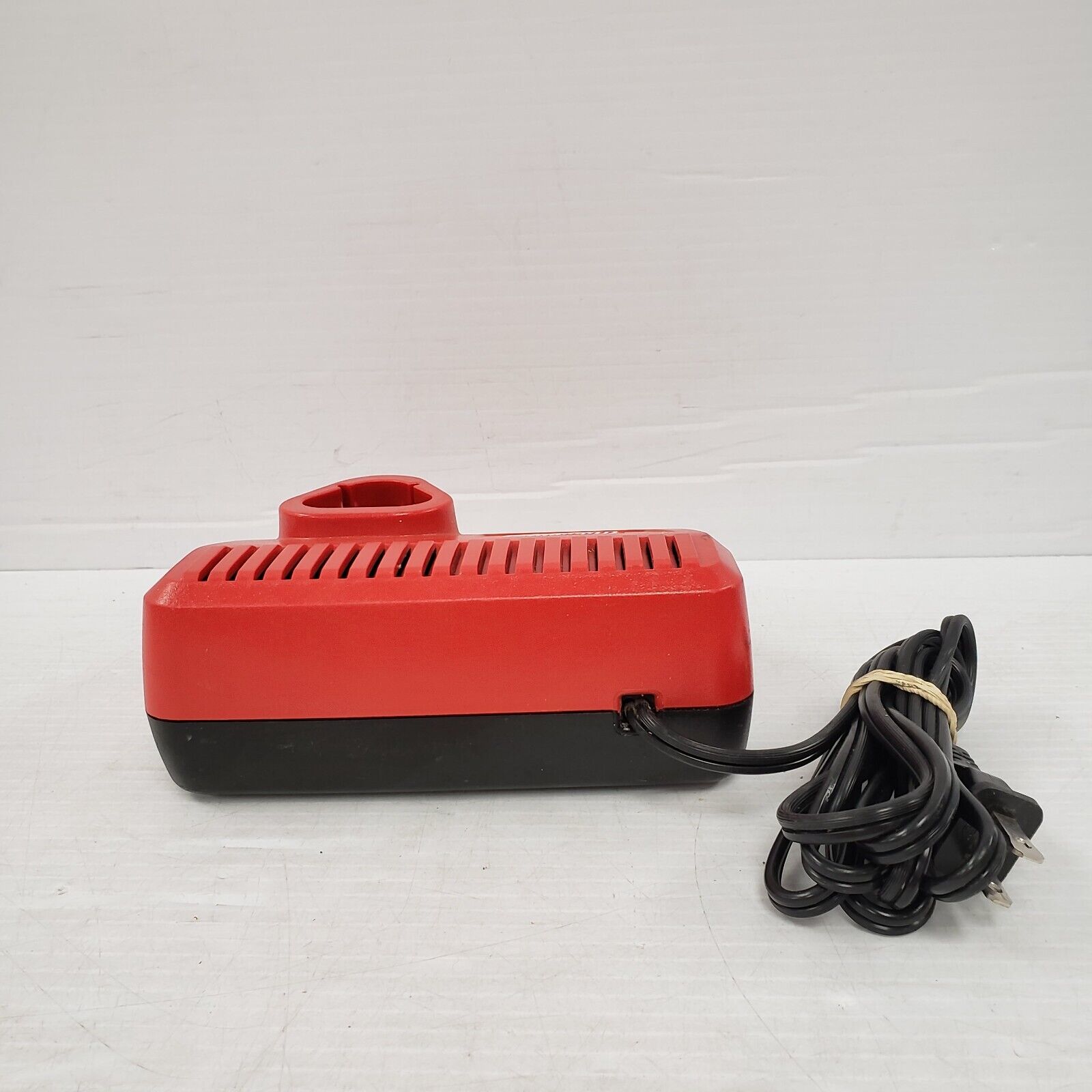 Milwaukee 48-59-2401 12V Battery Charger for Power Tools - Fast Charging & Durable for M12 & M18 Batteries | Ideal for Construction Sites & DIY Projects