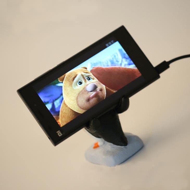 Cute Penguin Phone Stand for iPhone Samsung Huawei - Desk Decor & Holder for Work & Home
