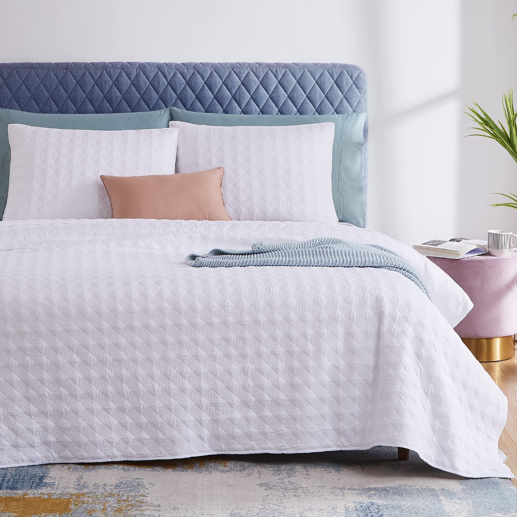 CAROMIO White Queen Quilt Set - Lightweight Summer Bedding with 2 Pillow Shams - Soft Washable Down Alternative Comforter for Queen Size Bed | Perfect for Guest Rooms, Master Bedrooms & Cozy Summer Nights