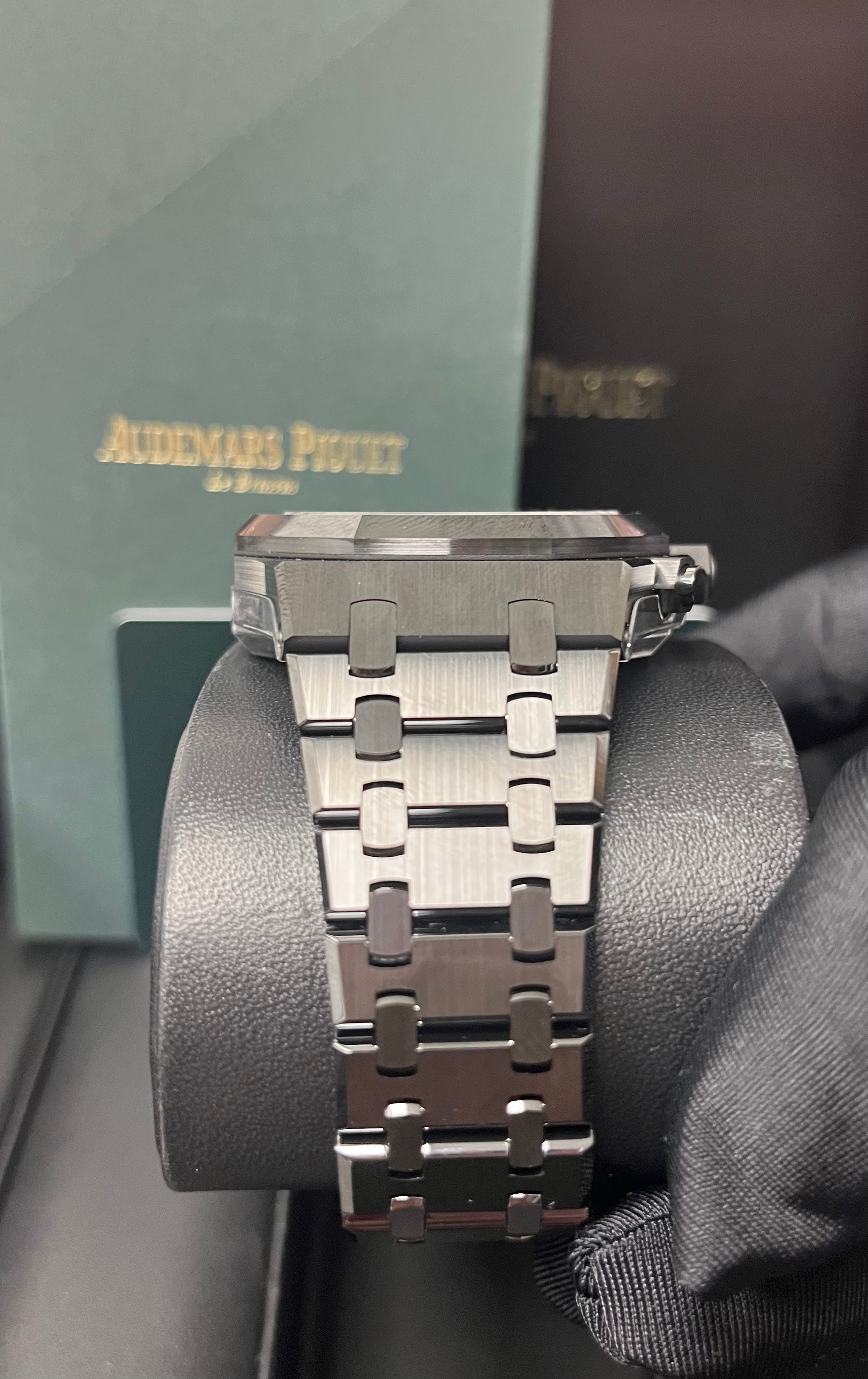 Audemars Piguet Royal Oak Chronograph 41mm Ceramic Watch 26240CE.OO.1225CE.02 - Luxury Men's Sports Watch for Business & Formal Occasions