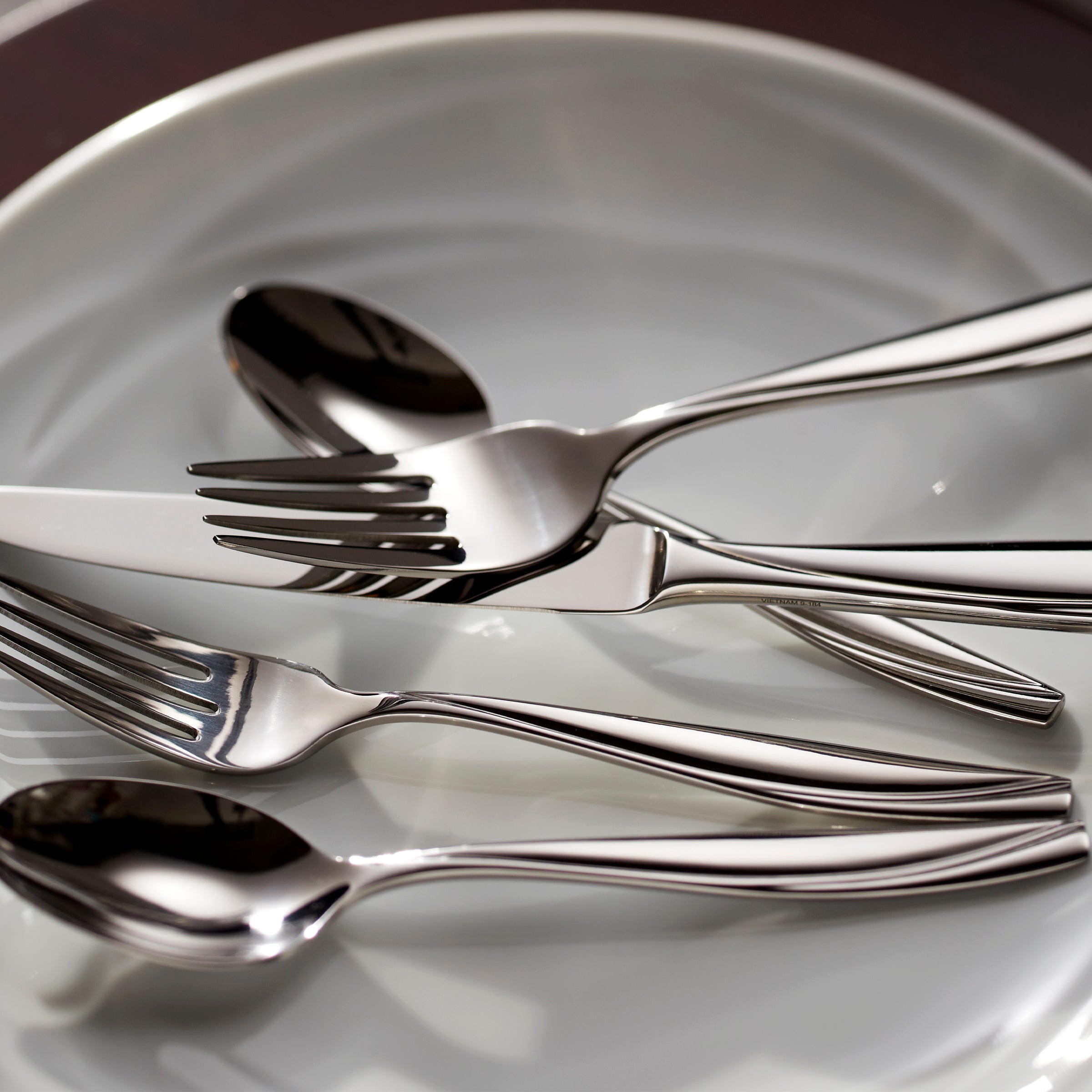 Camlynn Mirror 45-Piece Stainless Steel Flatware Set - Elegant Dining Utensils for Dinner Parties, Weddings & Everyday Use