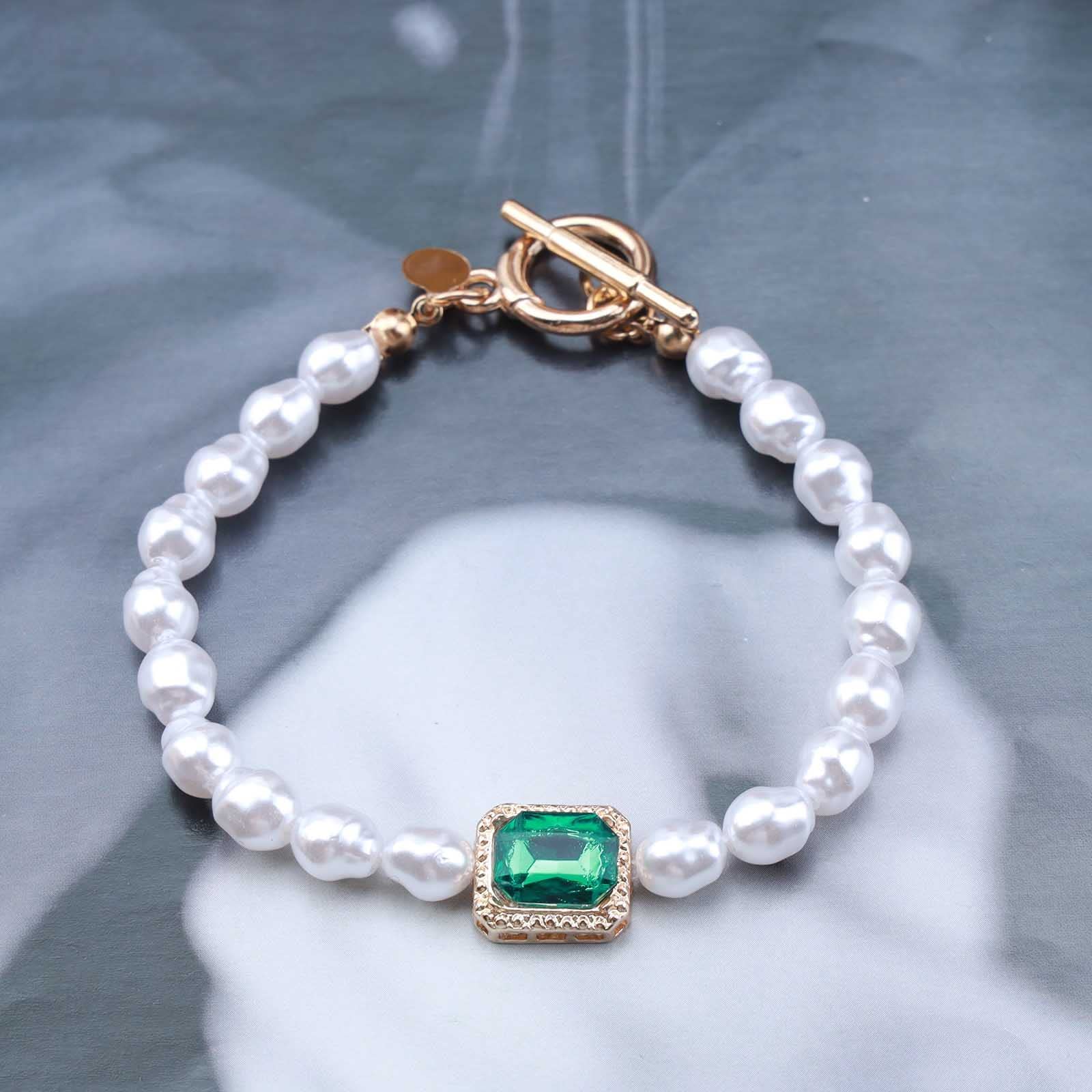 Vintage Green Emerald Crystal Beaded Pearl Bracelet for Women - Square Emerald & Strand Pearl Hand Chain Jewelry - Perfect for Bridal, Wedding, Boho Fashion & Special Occasions