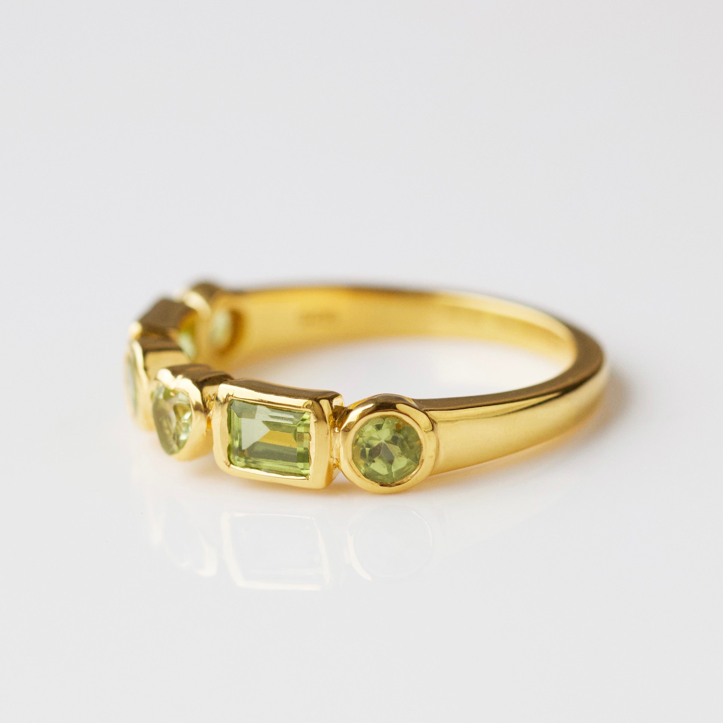 Lucky In Love Peridot Ring for Women - Dainty Green Gemstone Jewelry Gift for Her - Perfect for Valentine's Day, Anniversary & Everyday Elegance