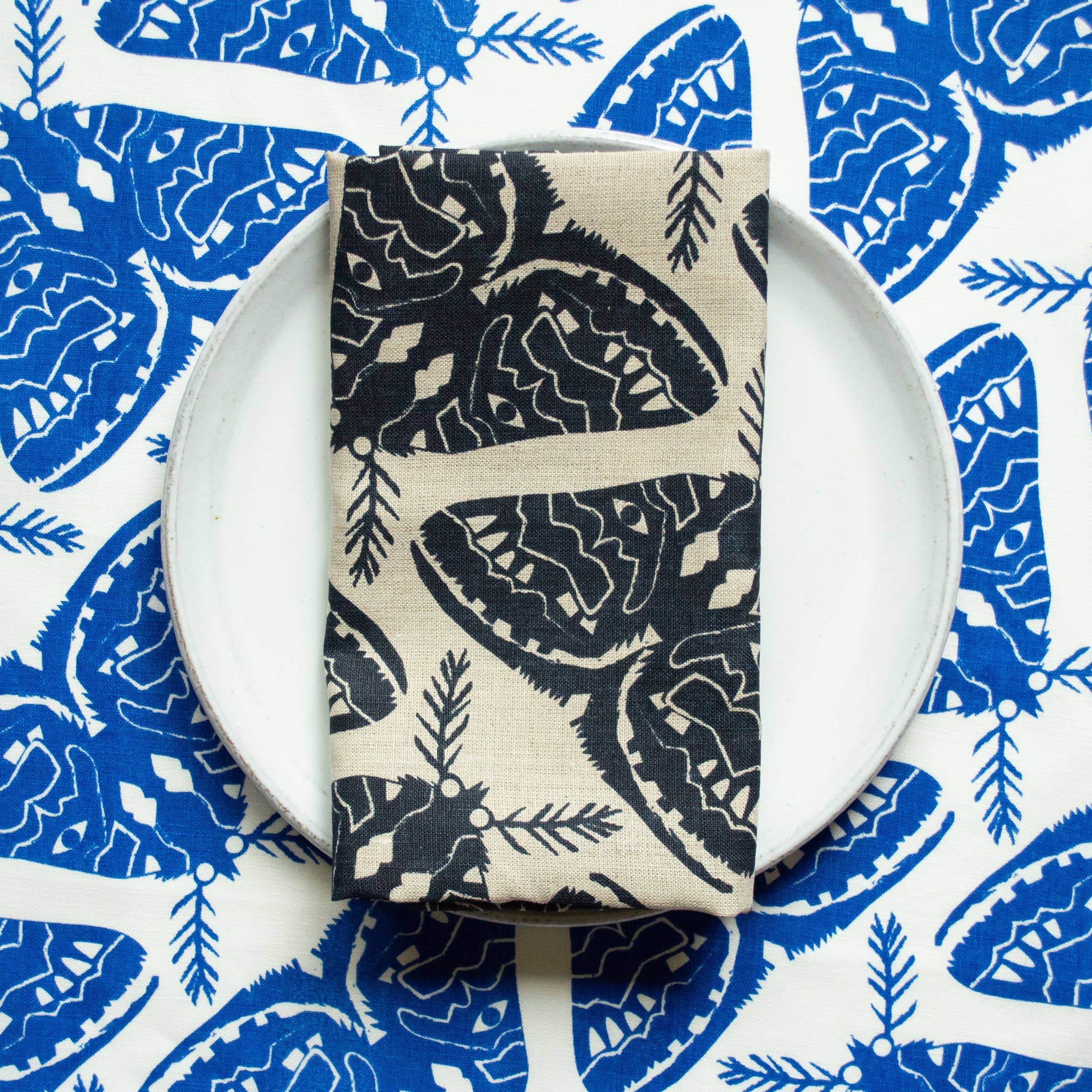 Premium Black Linen Napkins for Dining - Elegant Table Setting & Home Decor for Dinner Parties, Weddings, and Special Occasions