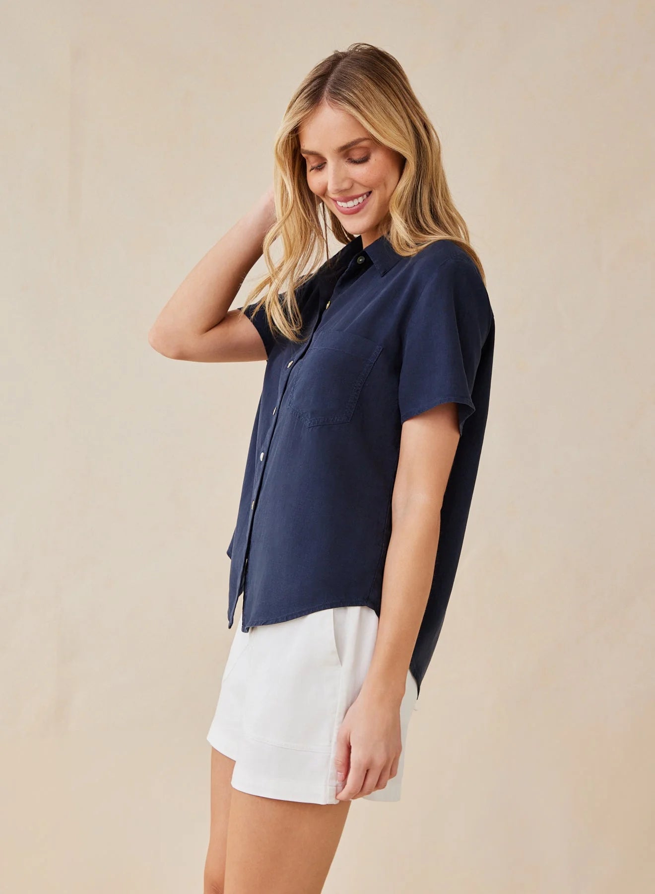 Men's Casual Short Sleeve Pocket Button Down Shirt - Breathable Cotton Comfort Fit for Summer, Office & Outdoor Activities