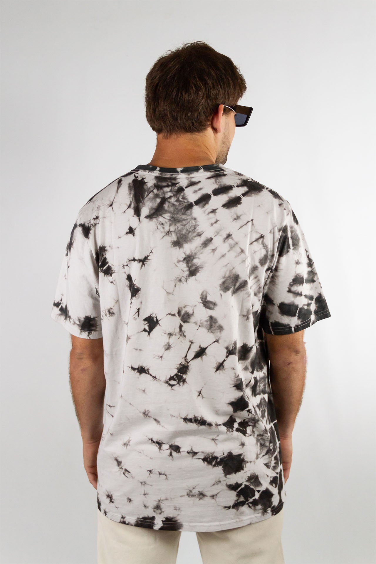Rip Curl Batik T-Shirt for Men - Comfortable Cotton Short Sleeve Tee (Size M) - Perfect for Surfing, Beach Outings & Casual Wear