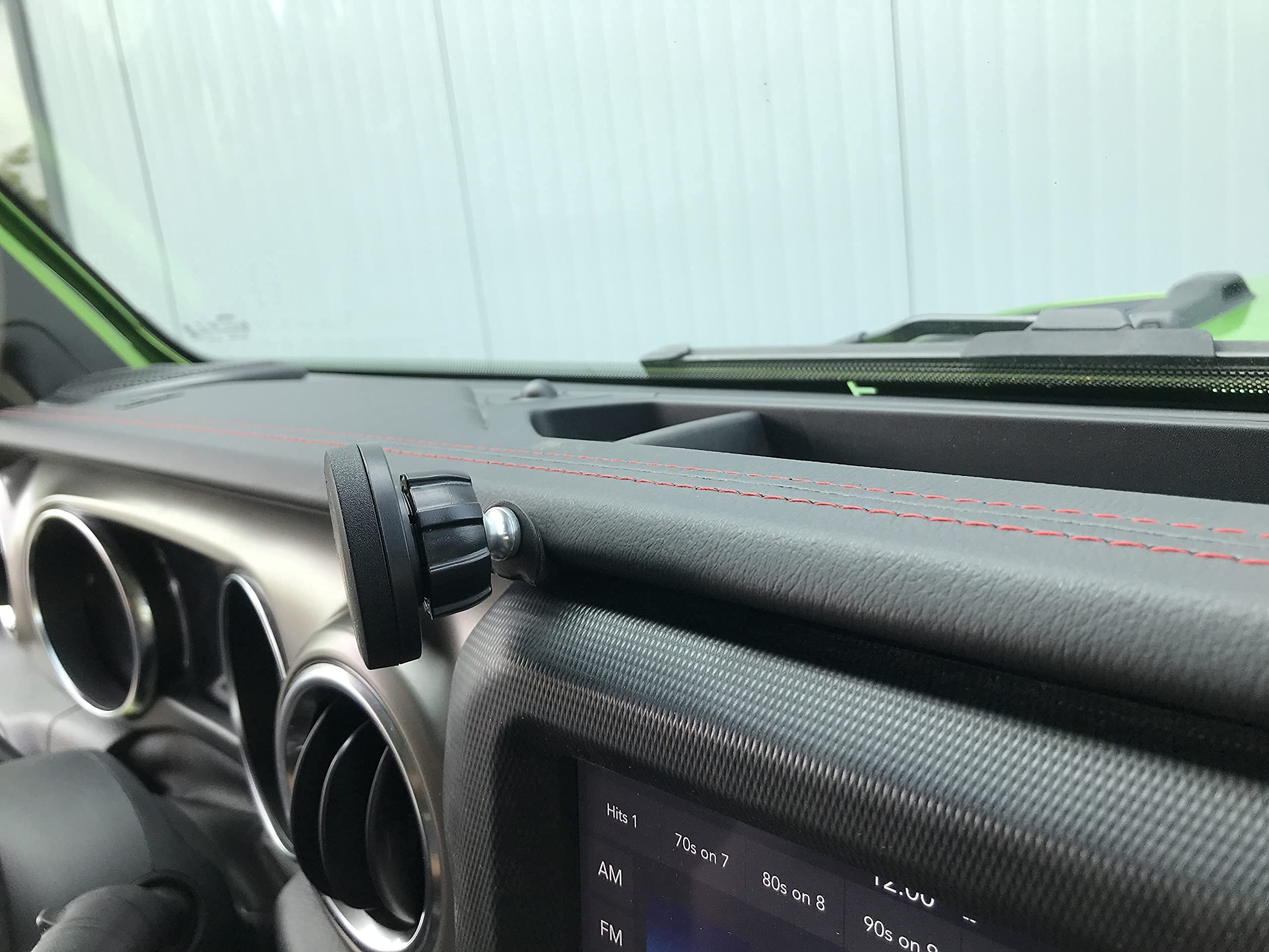 Course Motorsports DirectFit Automatic Gripping Wireless Charging Car Phone Mount for Jeep Wrangler/Gladiator/Rubicon (2018-2023) - Black | Hands-Free Charging & Secure Hold | Perfect for Off-Roading & Daily Commutes