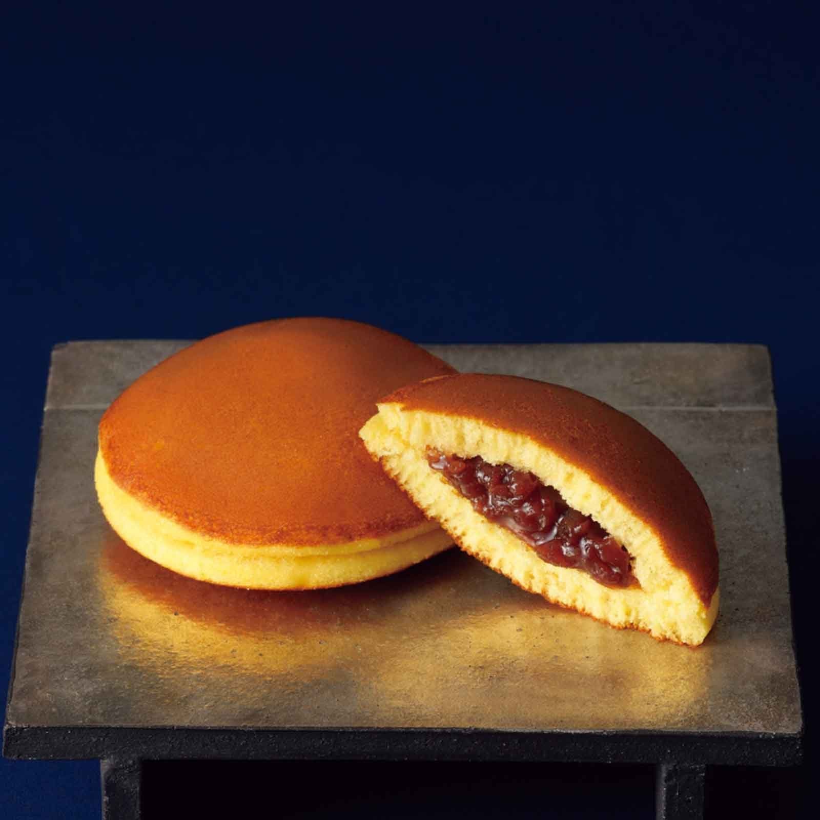 Bunmeido Tsukimikasa Japanese Dorayaki Pancake - 10 Pieces Authentic Red Bean Filled Snack - Perfect for Tea Time, Gifts & Asian Dessert Lovers