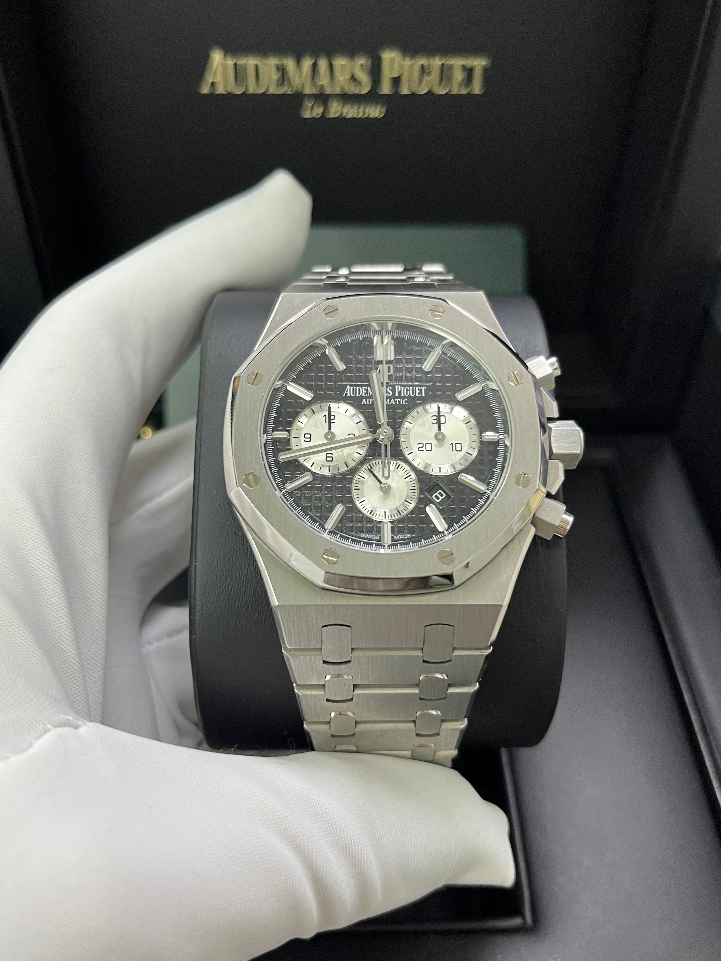 Audemars Piguet Royal Oak Selfwinding Chronograph Stainless Steel Watch - Black Dial with White Sub Dials (Ref#26331ST.OO.1220ST.02) | Luxury Sports Watch for Men, Perfect for Business Meetings & Formal Events