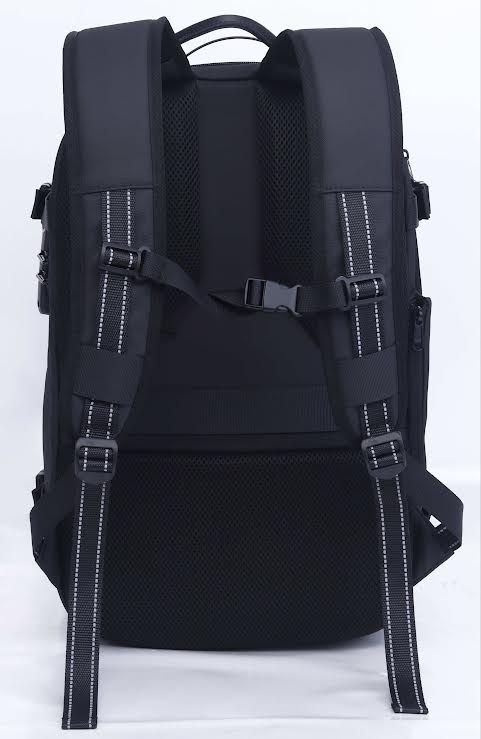 Travelite 17.3 Inch Vacuum Compression Travel Backpack with Hand Pump - Lightweight Green Carry-On Luggage for Airplane, Camping & Outdoor Adventures