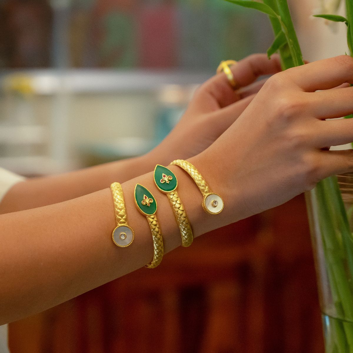 Vintage Green Onyx Cuff Bracelet for Women - Handmade Boho Jewelry - Perfect for Weddings, Parties & Everyday Wear