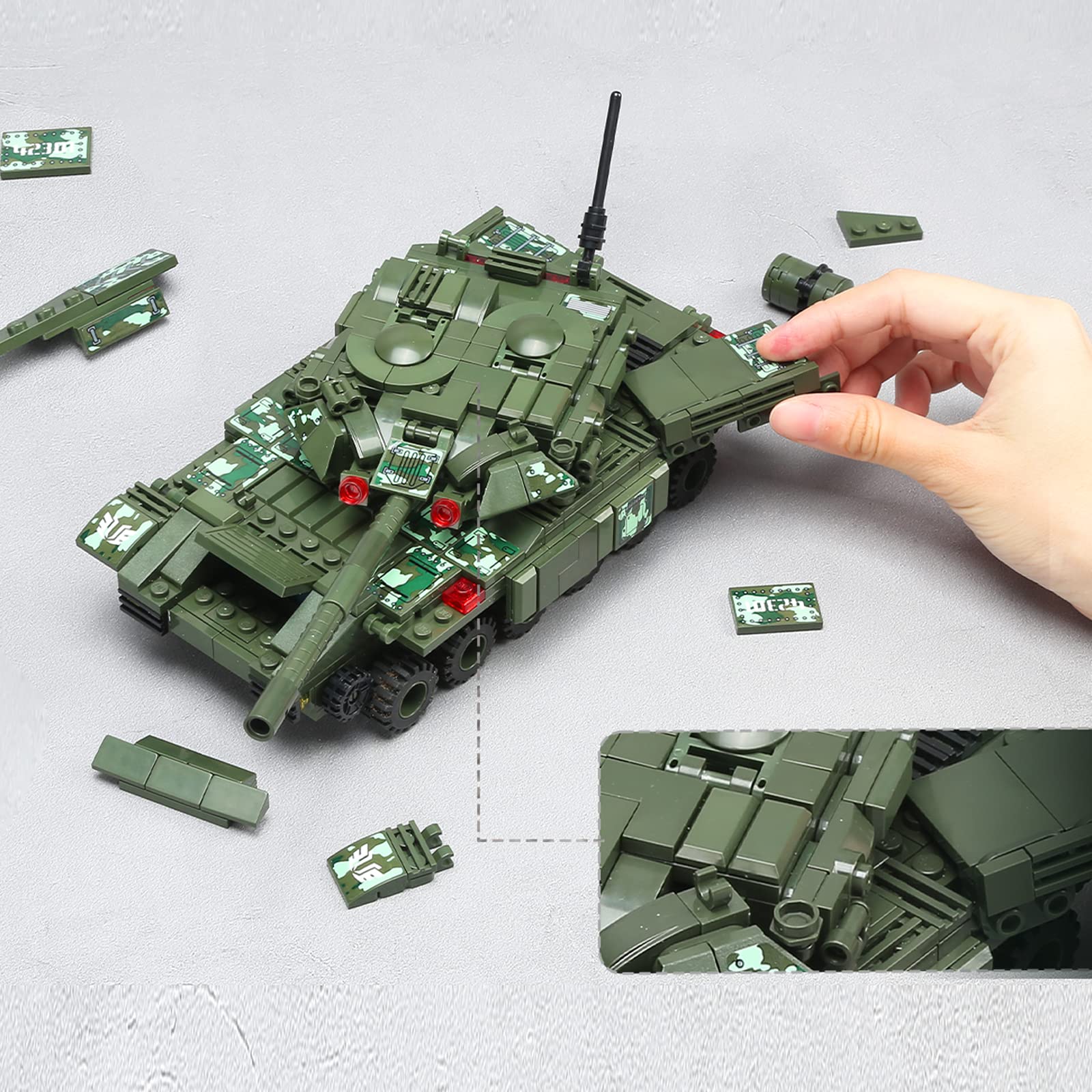 WW2 Military Tank Building Blocks Set - 642PCS 8-in-1 Army Model Kit, Lego-Compatible War Toy for Boys Ages 6-14 | Perfect for History Enthusiasts, Battle Reenactments & STEM Learning Activities